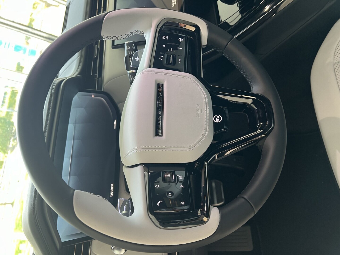 Range Rover Sport P635 SV Edition One Black З Німеччини (120940)