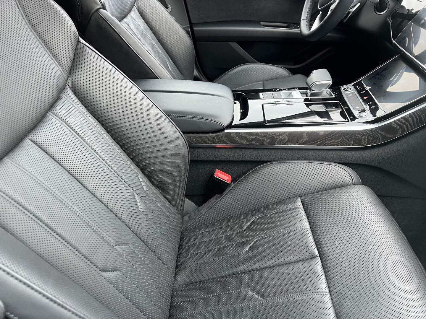 Audi A8 50TDI Quattro 286PS HD-Matrix  З Німеччини (121020)