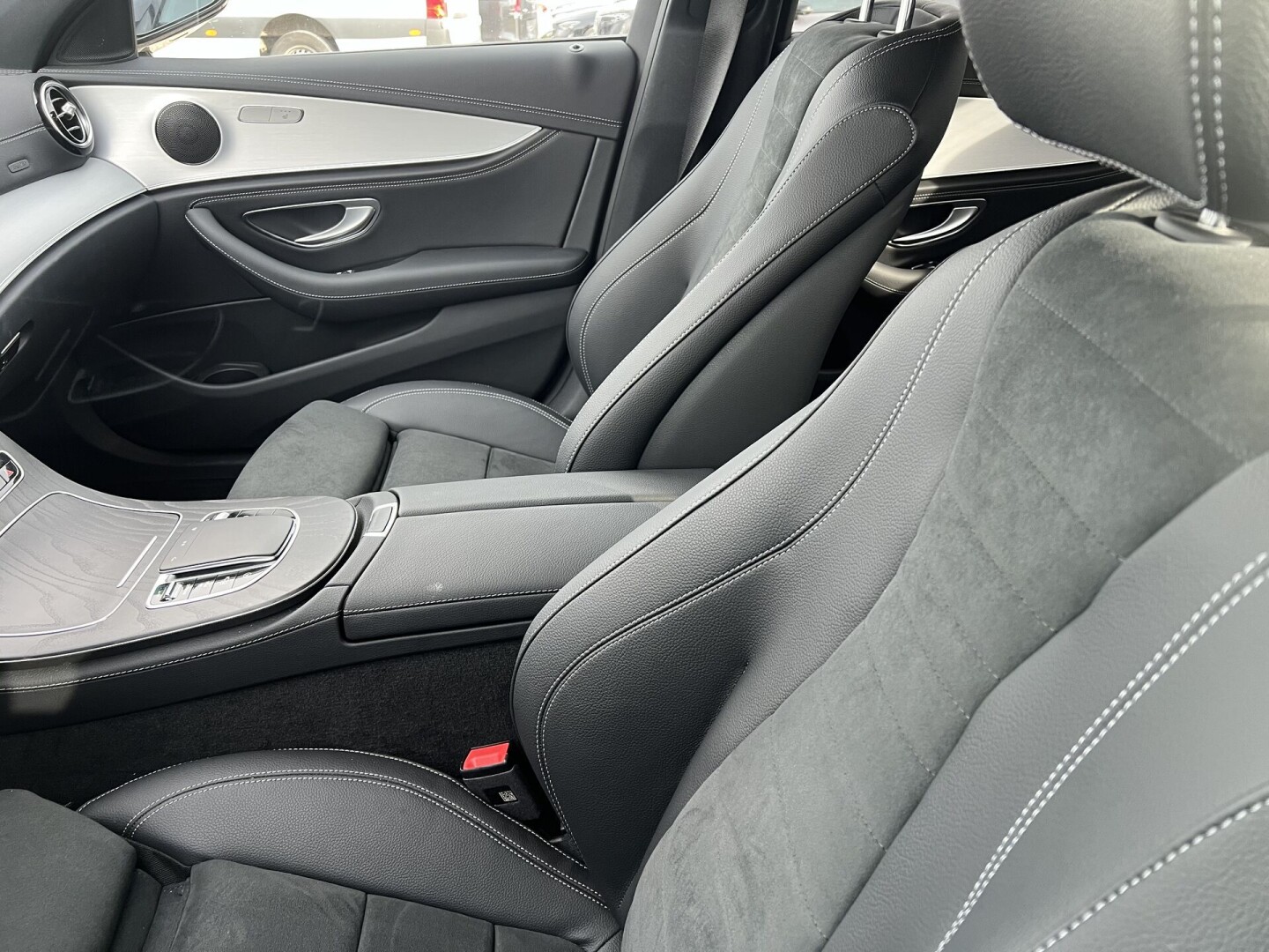Mercedes-Benz E400d 330PS 4-Matic AMG  З Німеччини (121141)