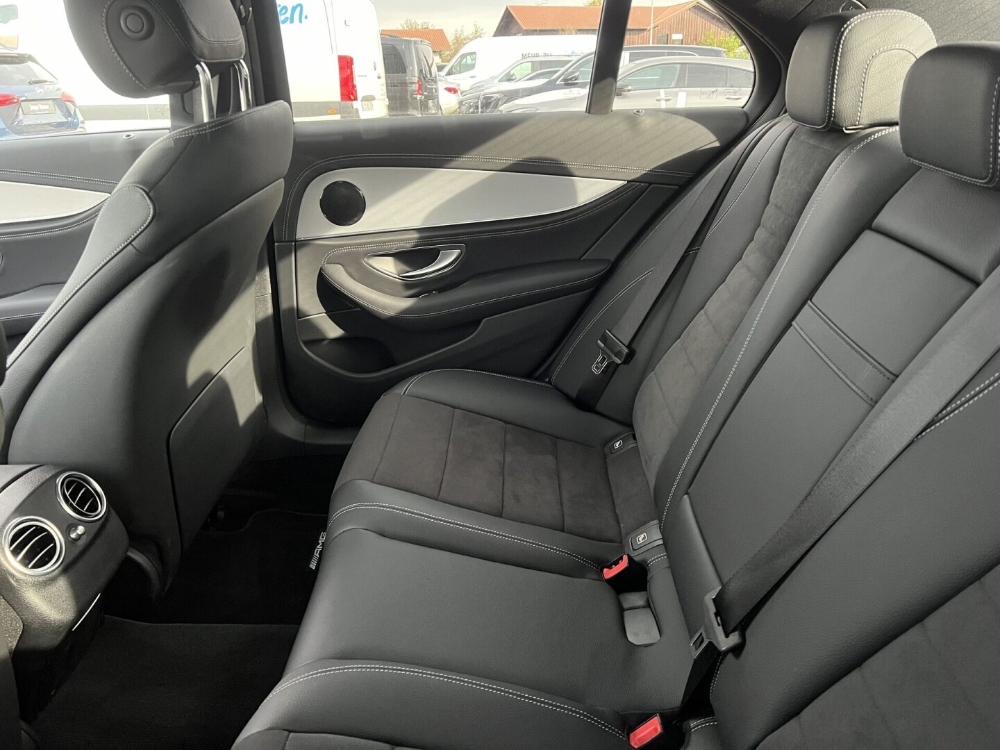 Mercedes-Benz E400d 330PS 4-Matic AMG  З Німеччини (121142)
