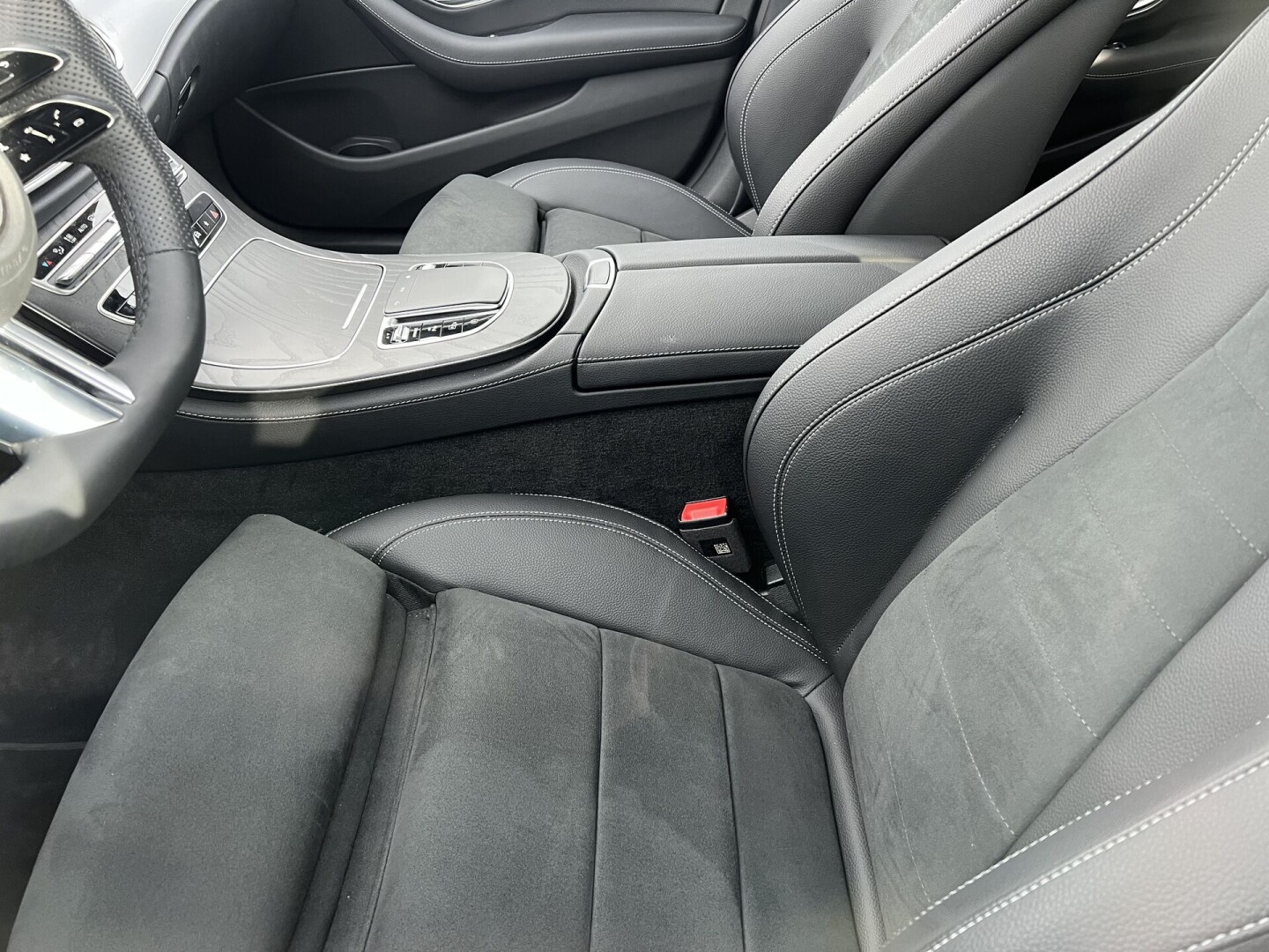 Mercedes-Benz E400d 330PS 4-Matic AMG  З Німеччини (121140)