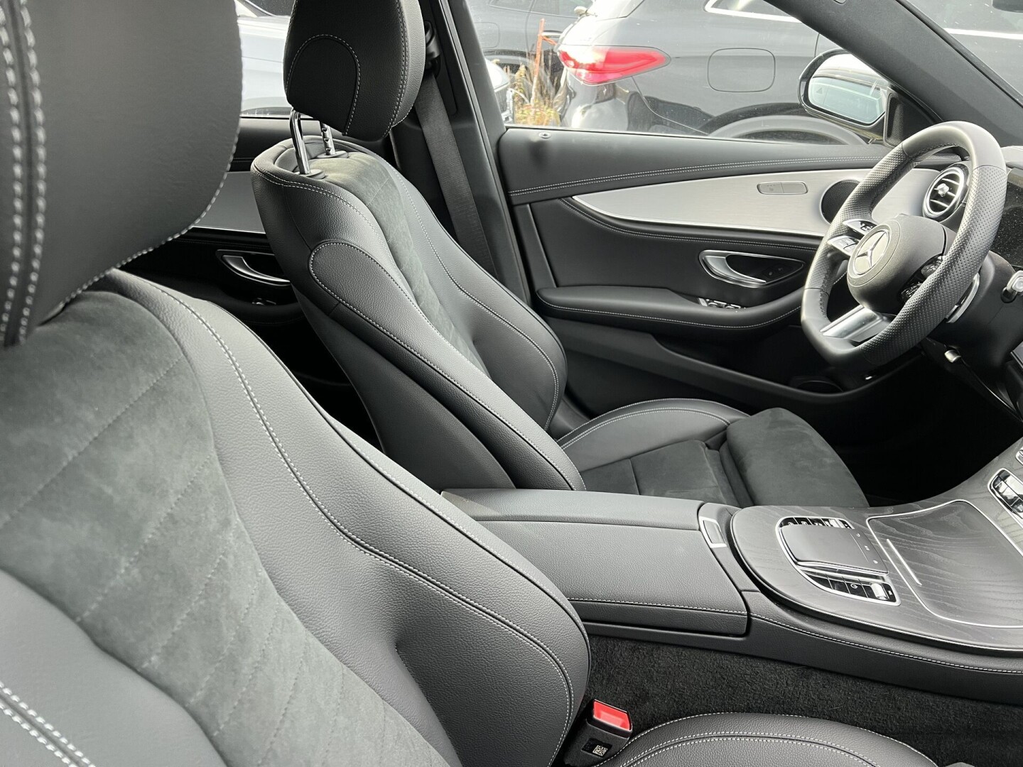 Mercedes-Benz E400d 330PS 4-Matic AMG  З Німеччини (121151)