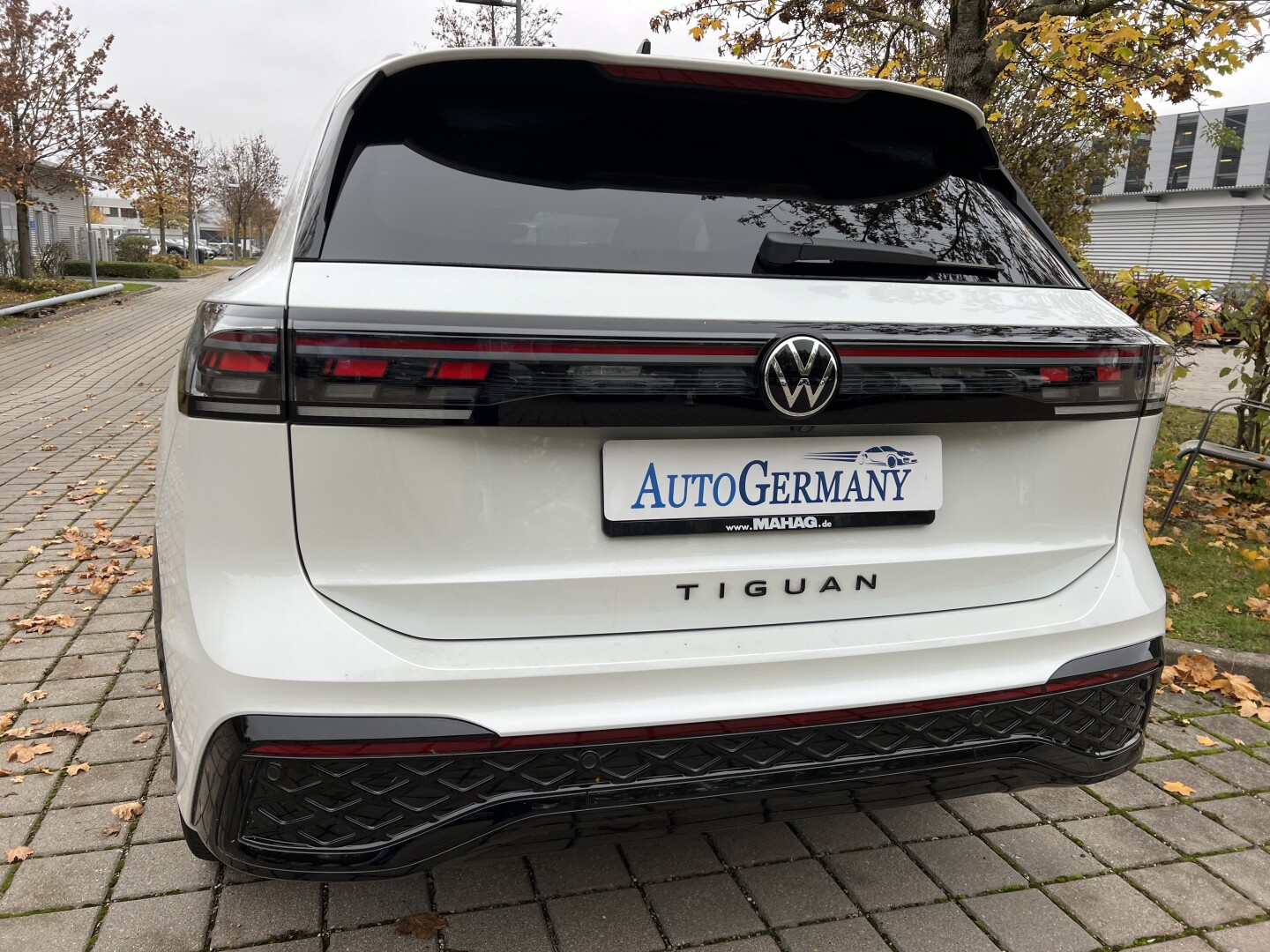 VW Tiguan 2.0TDI 193PS R-Line 4Motion IQ-LED From Germany (121877)