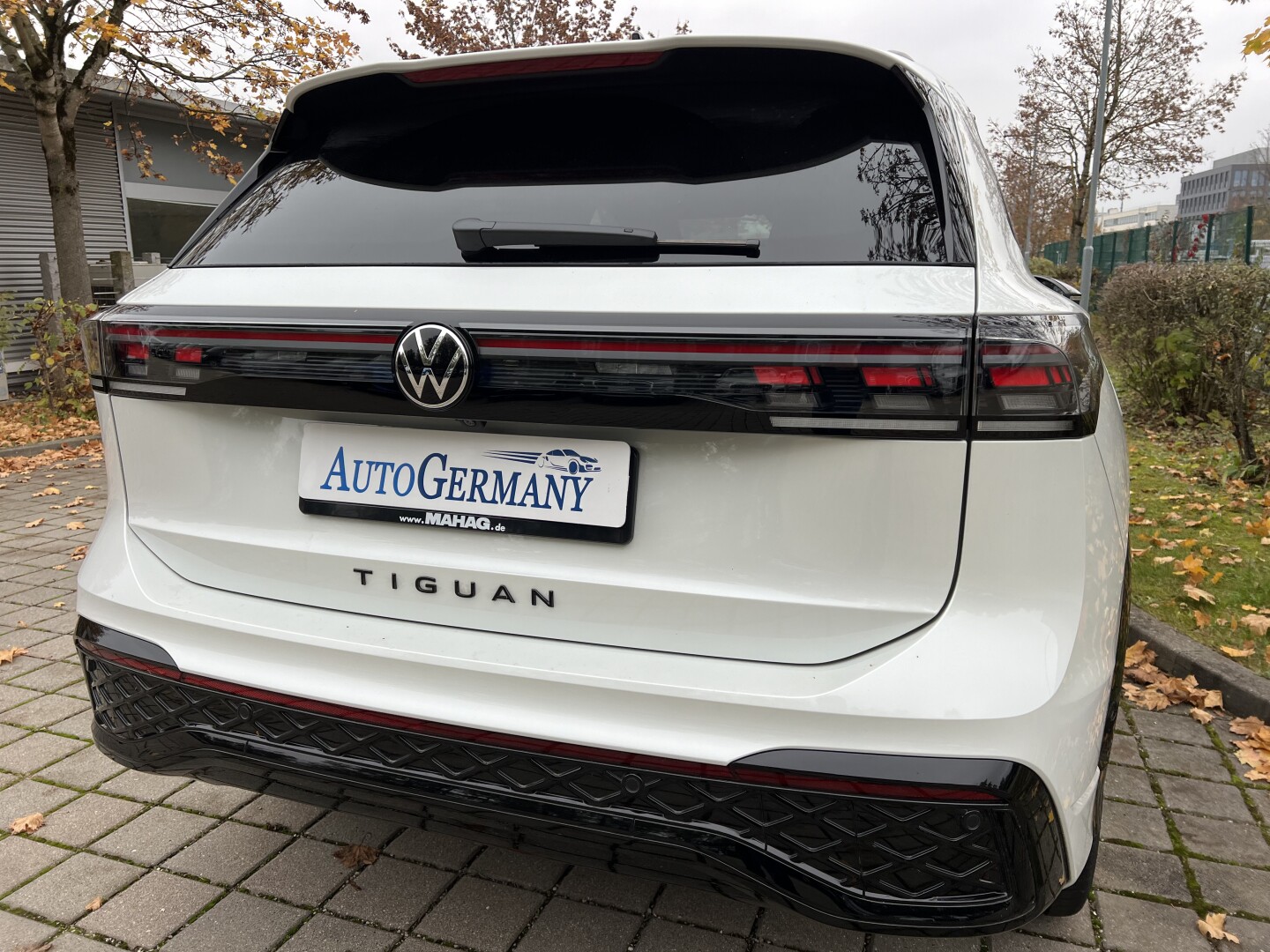 VW Tiguan 2.0TDI 193PS R-Line 4Motion IQ-LED From Germany (121875)