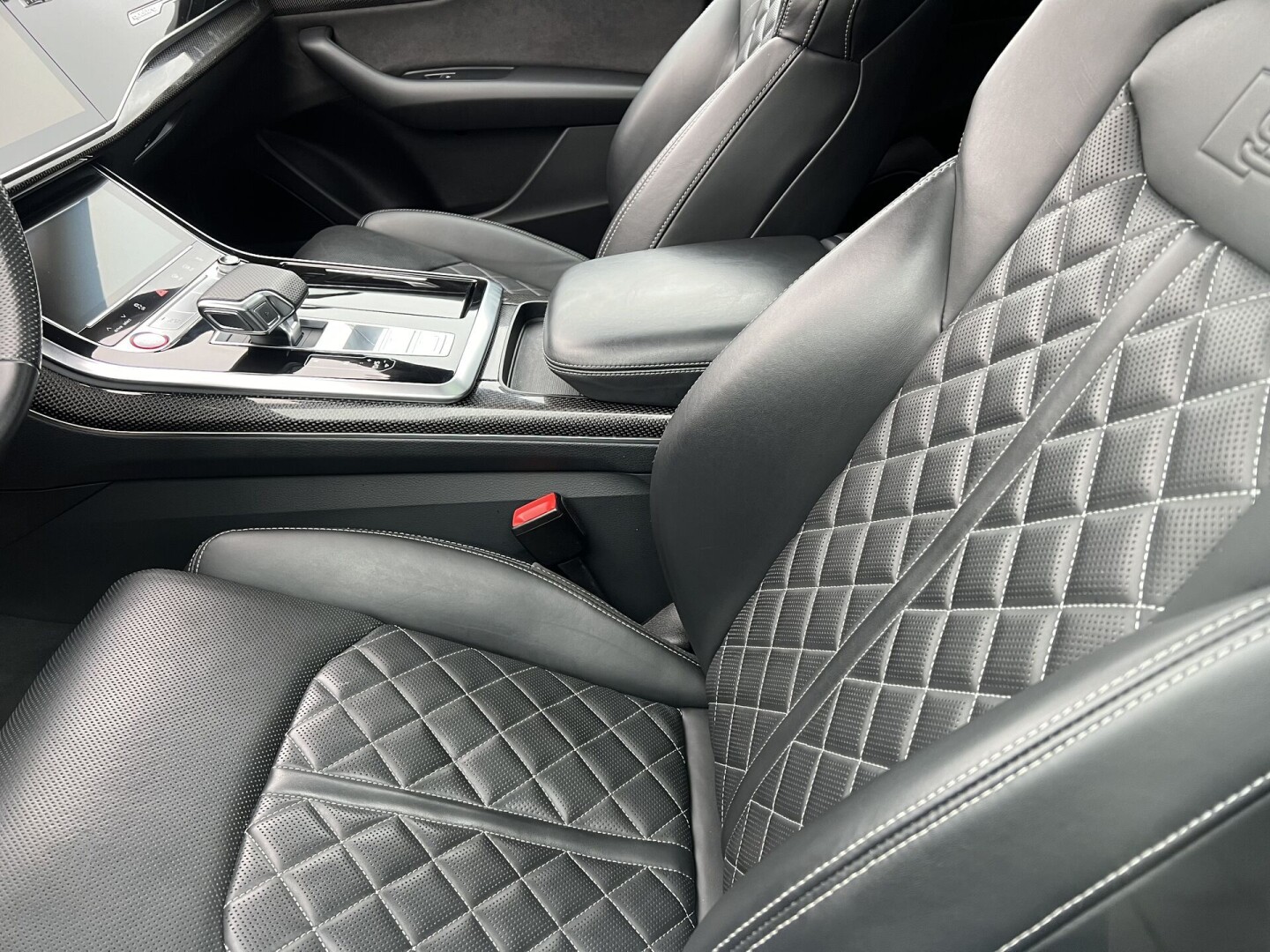 Audi SQ8 4.0TDI Black-Paket Individual HD-Matrix  З Німеччини (122899)