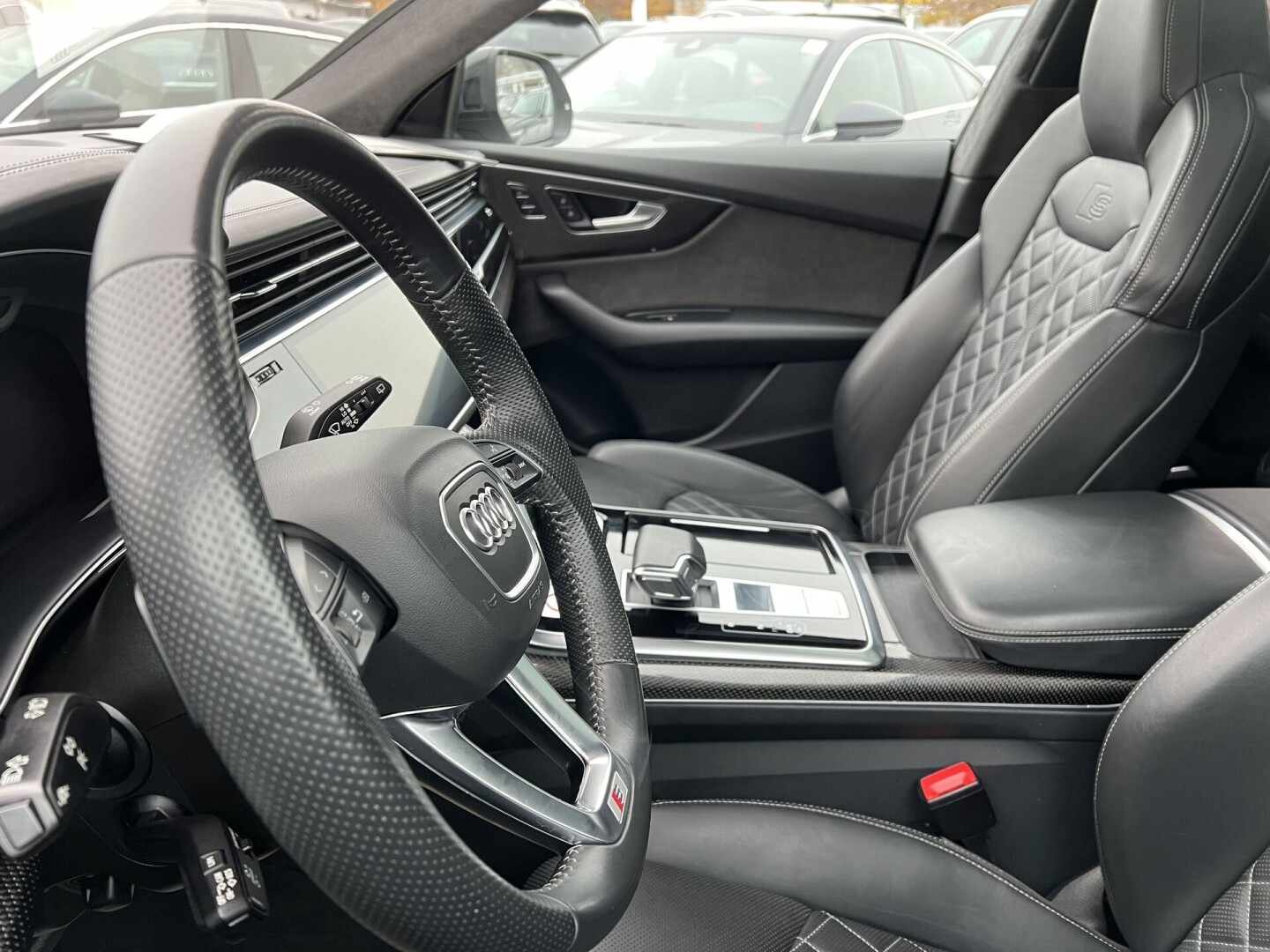 Audi SQ8 4.0TDI Black-Paket Individual HD-Matrix  З Німеччини (122898)