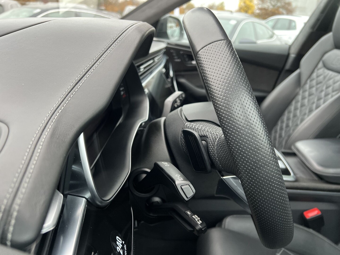 Audi SQ8 4.0TDI Black-Paket Individual HD-Matrix  З Німеччини (122896)