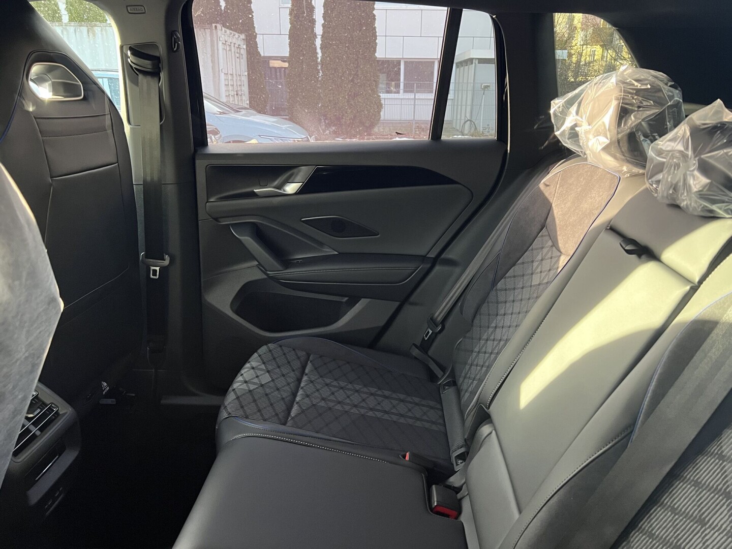 VW Tiguan 2.0TDI 193PS R-Line 4Motion IQ-Light DSG З Німеччини (122984)