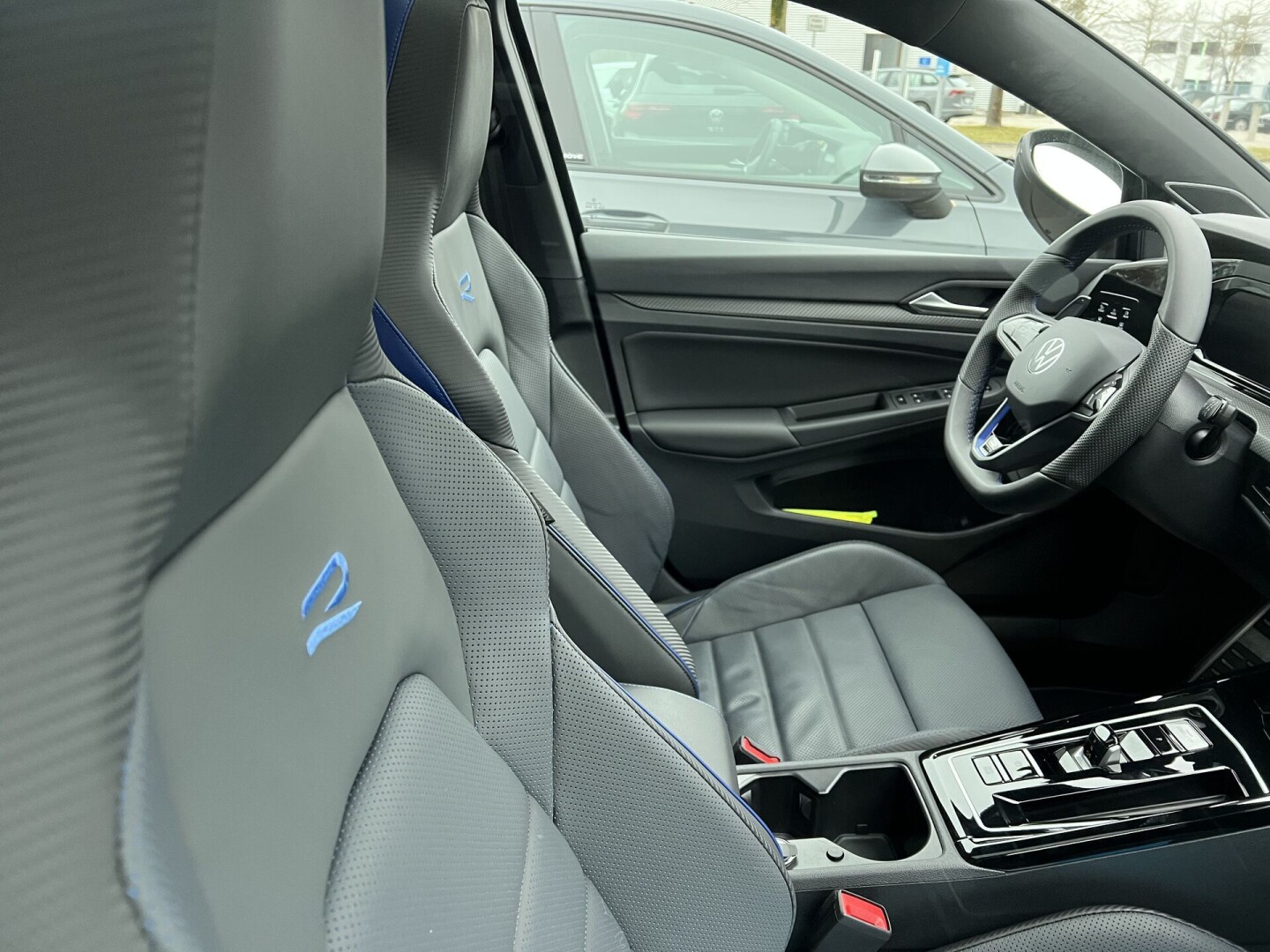 VW Golf 8 R 2.0 TSI DSG 4-Motion Performance  З Німеччини (123094)