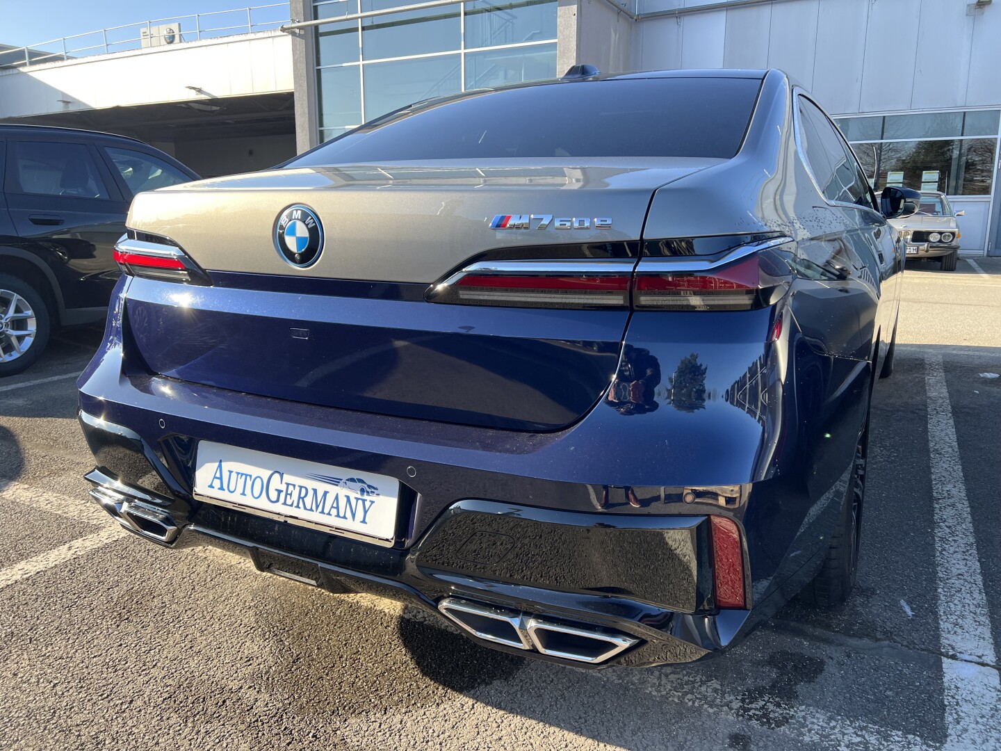 BMW M760e xDrive 571PS Sky Lounge Executive  From Germany (124373)