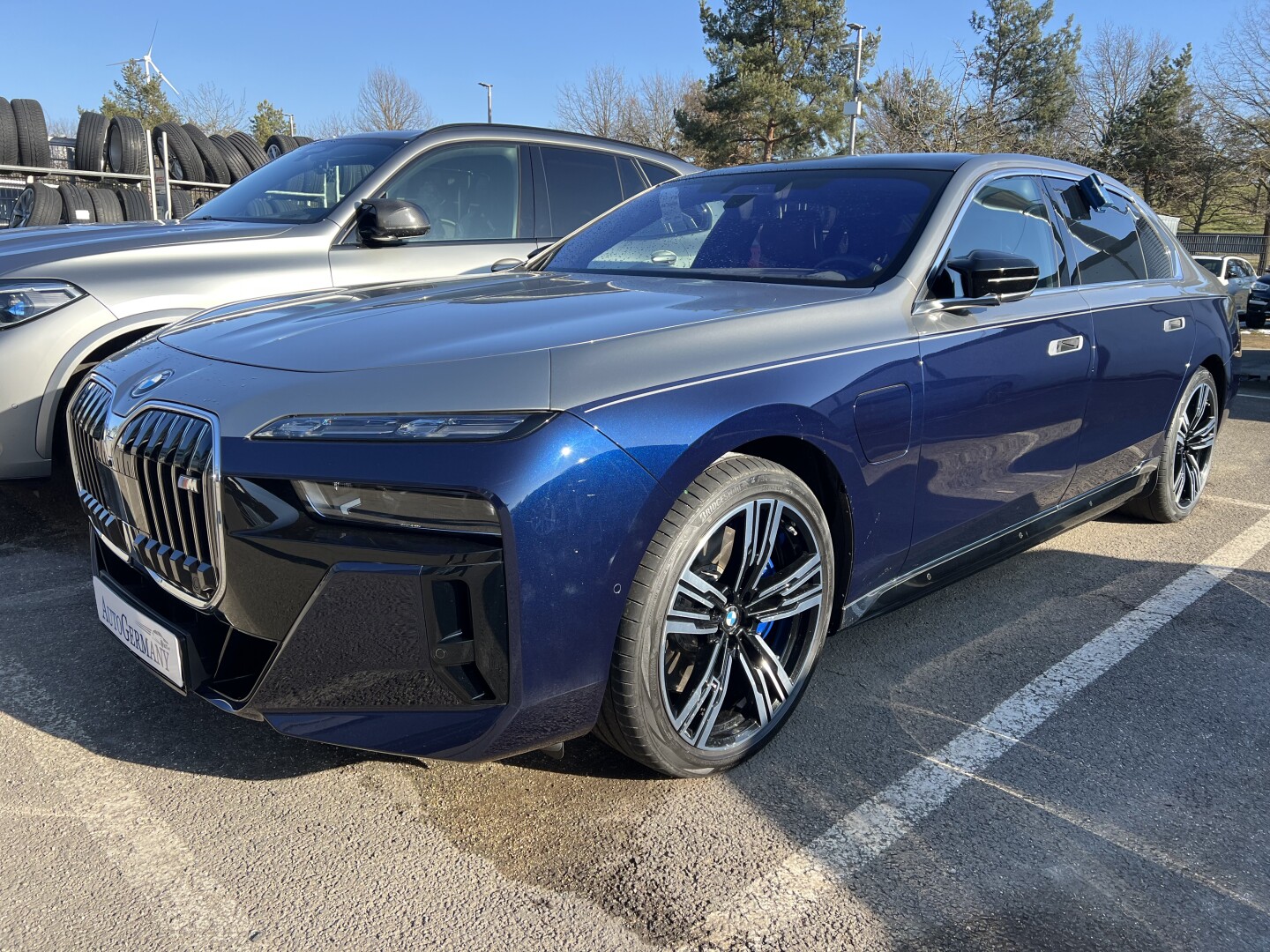 BMW M760e xDrive 571PS Sky Lounge Executive  From Germany (124388)