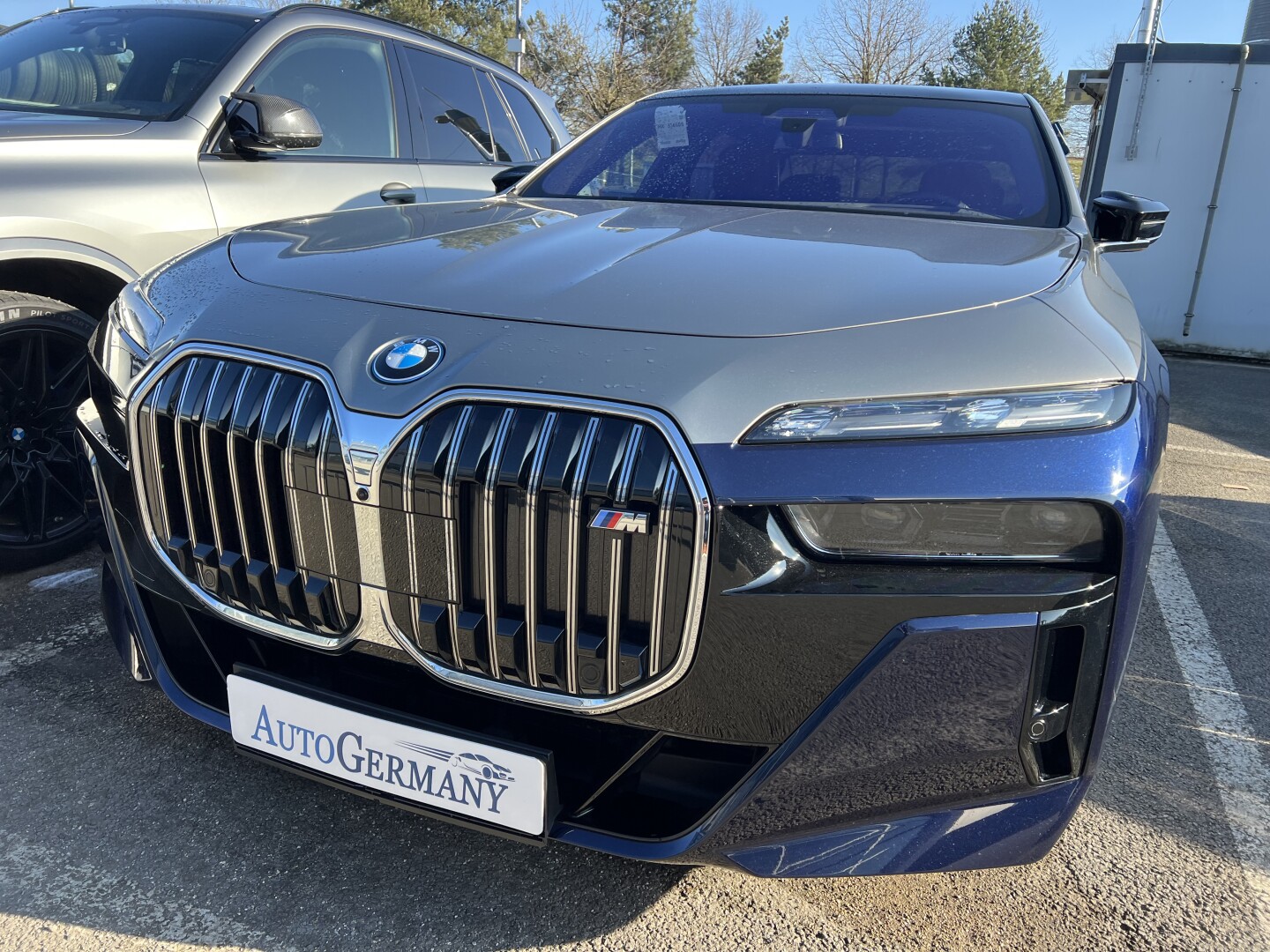 BMW M760e xDrive 571PS Sky Lounge Executive  З Німеччини (124387)