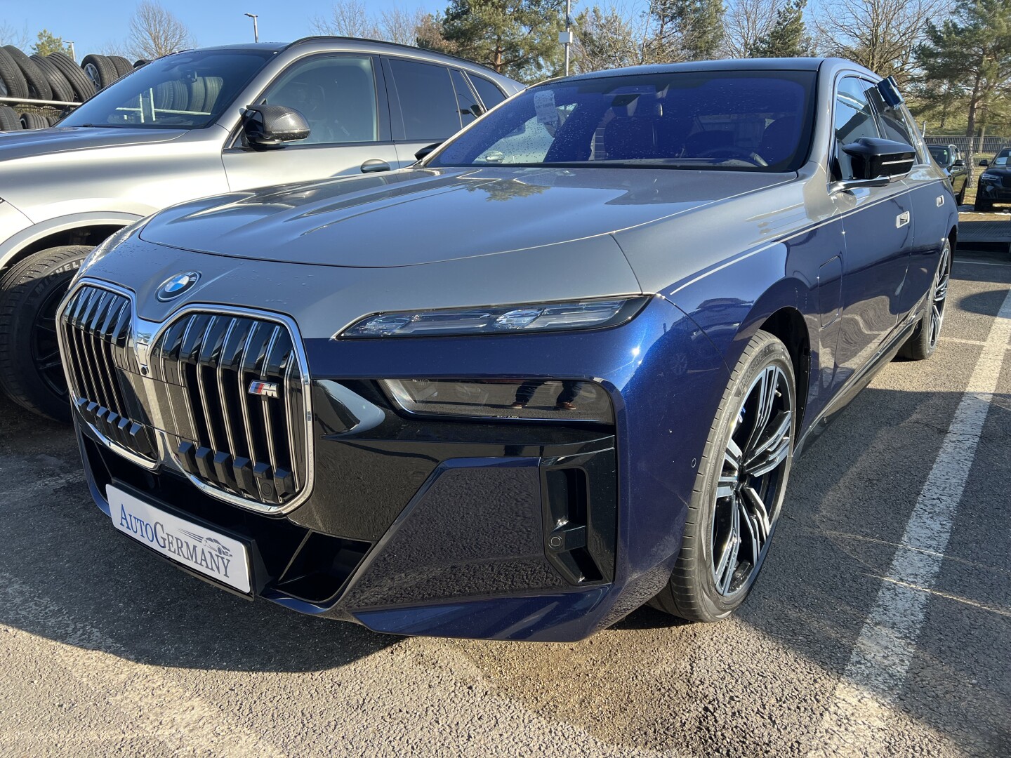 BMW M760e xDrive 571PS Sky Lounge Executive  From Germany (124359)