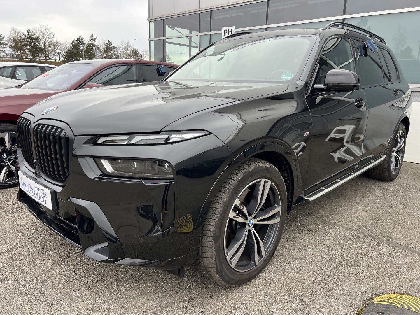 BMW X7 xDrive 40d M-Paket Black Lounge-Sky Laser From Germany (124507)