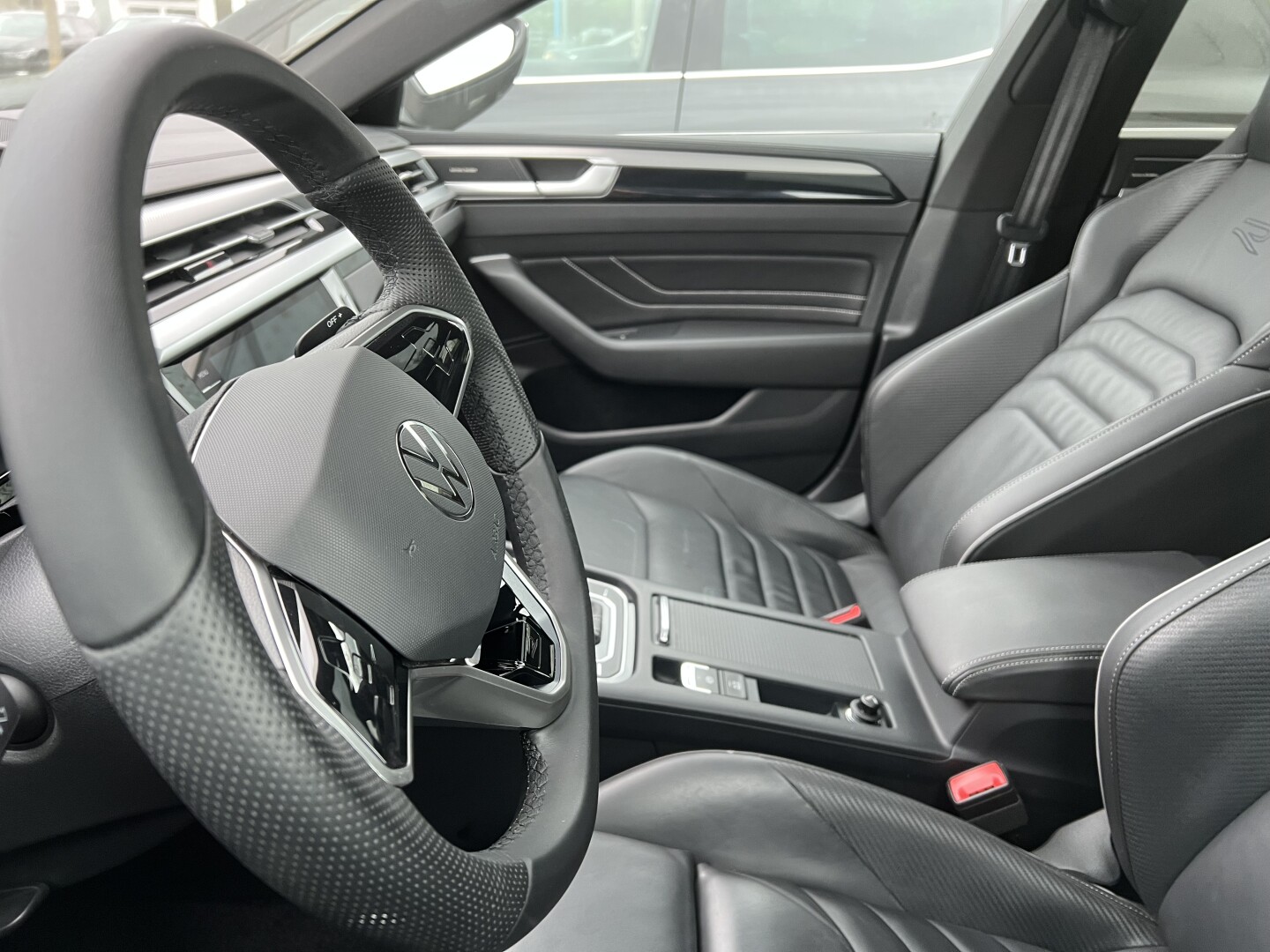 VW Arteon 2.0 TDI 200PS DSG 4Motion R-Line IQ-Led З Німеччини (126984)