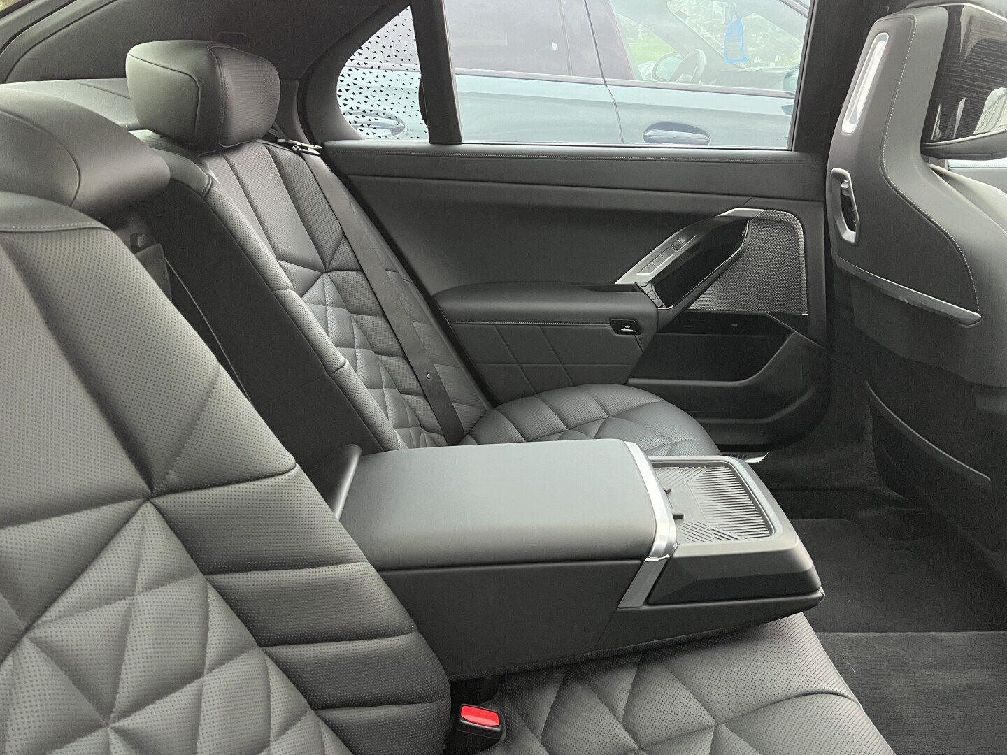 BMW 740d xDrive 299PS M-Sport Sky-Lounge  З Німеччини (127194)