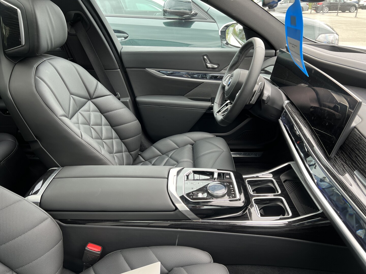 BMW 740d xDrive 299PS M-Sport Sky-Lounge  З Німеччини (127196)