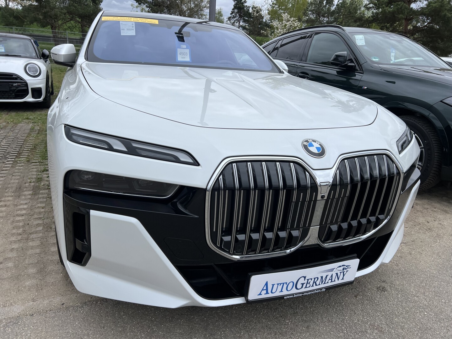 BMW 740d xDrive 299PS M-Sport Sky-Lounge  З Німеччини (127200)