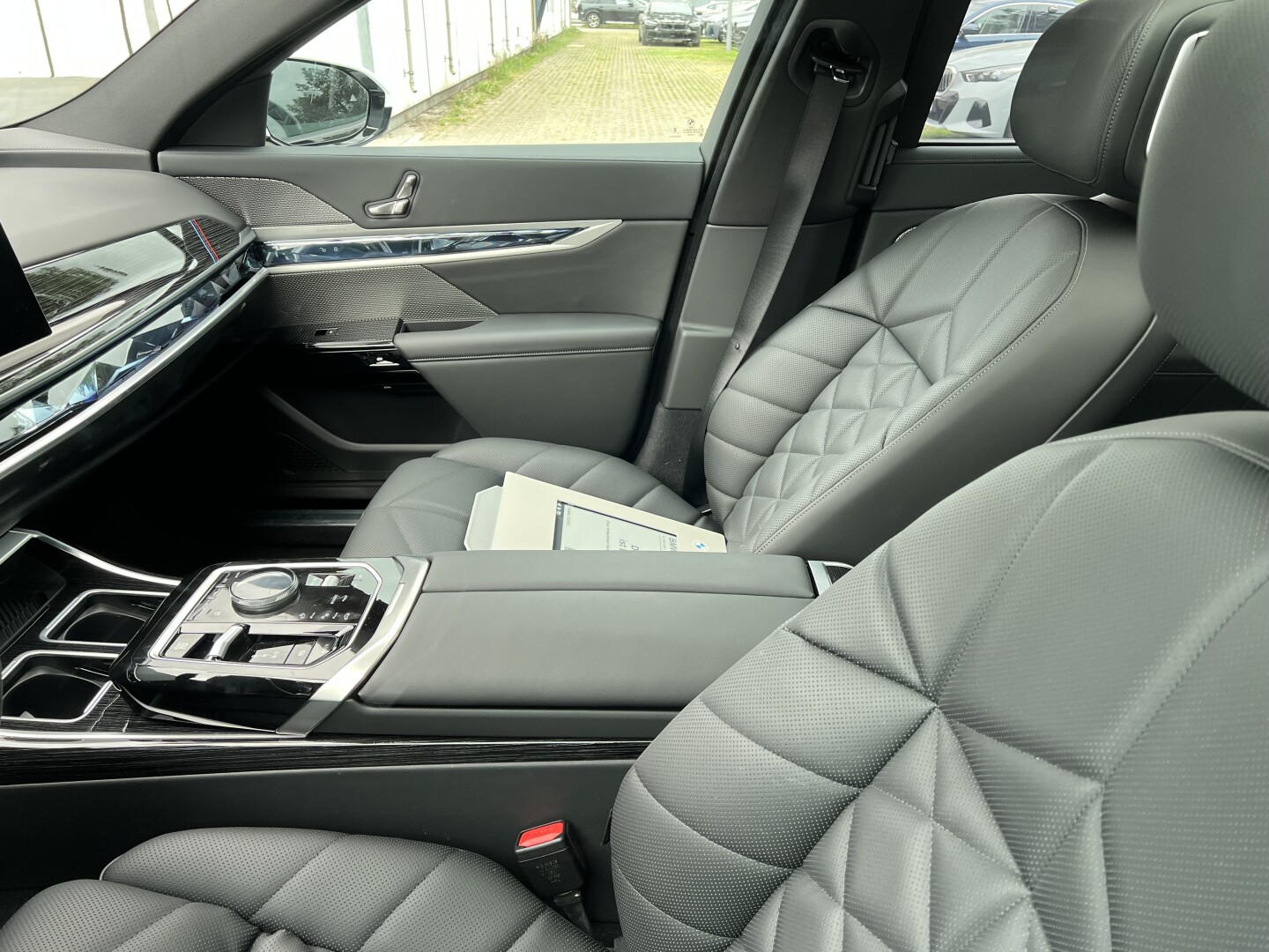 BMW 740d xDrive 299PS M-Sport Sky-Lounge  З Німеччини (127186)