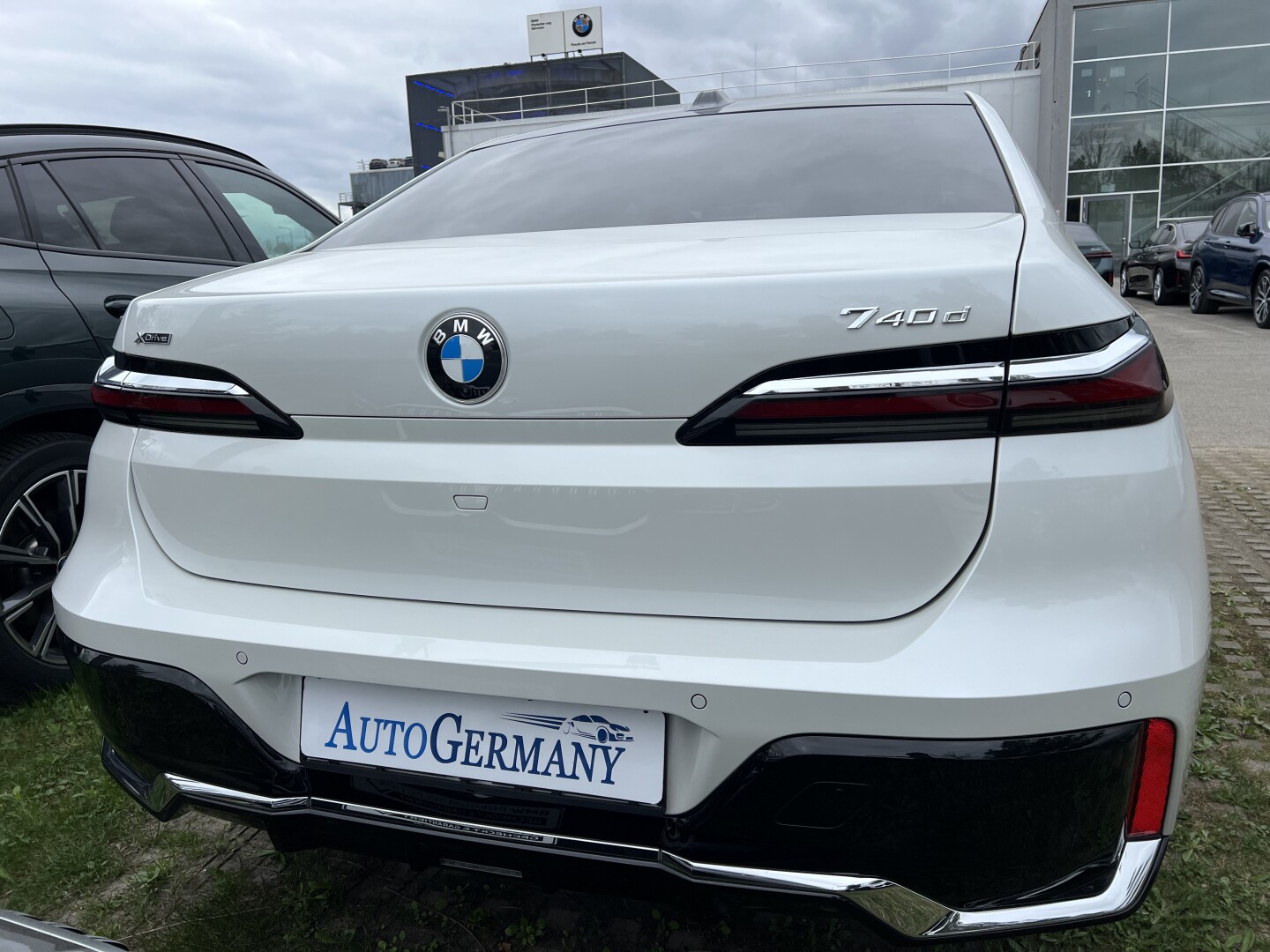 BMW 740d xDrive 299PS M-Sport Sky-Lounge  З Німеччини (127191)