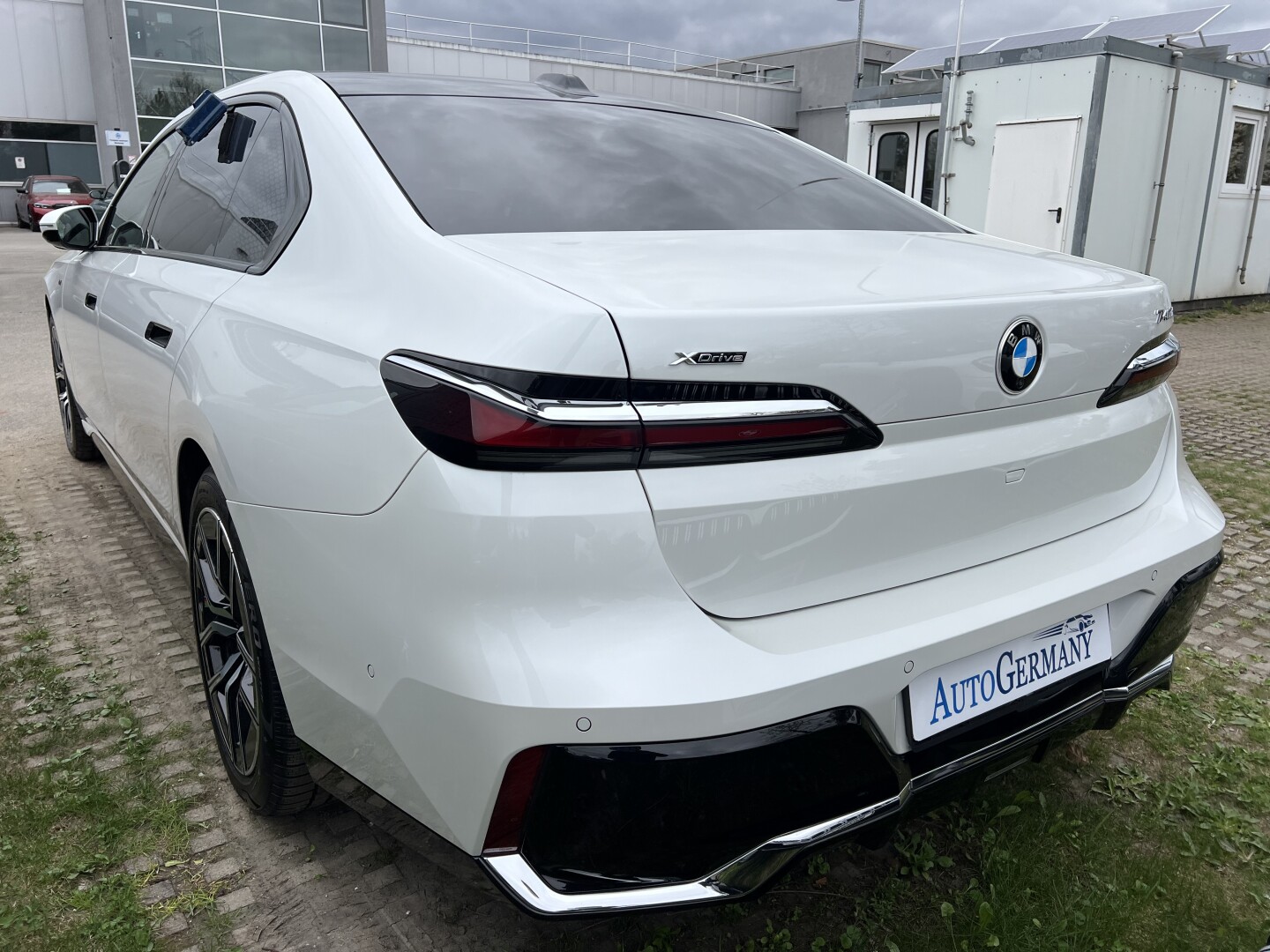BMW 740d xDrive 299PS M-Sport Sky-Lounge  З Німеччини (127190)