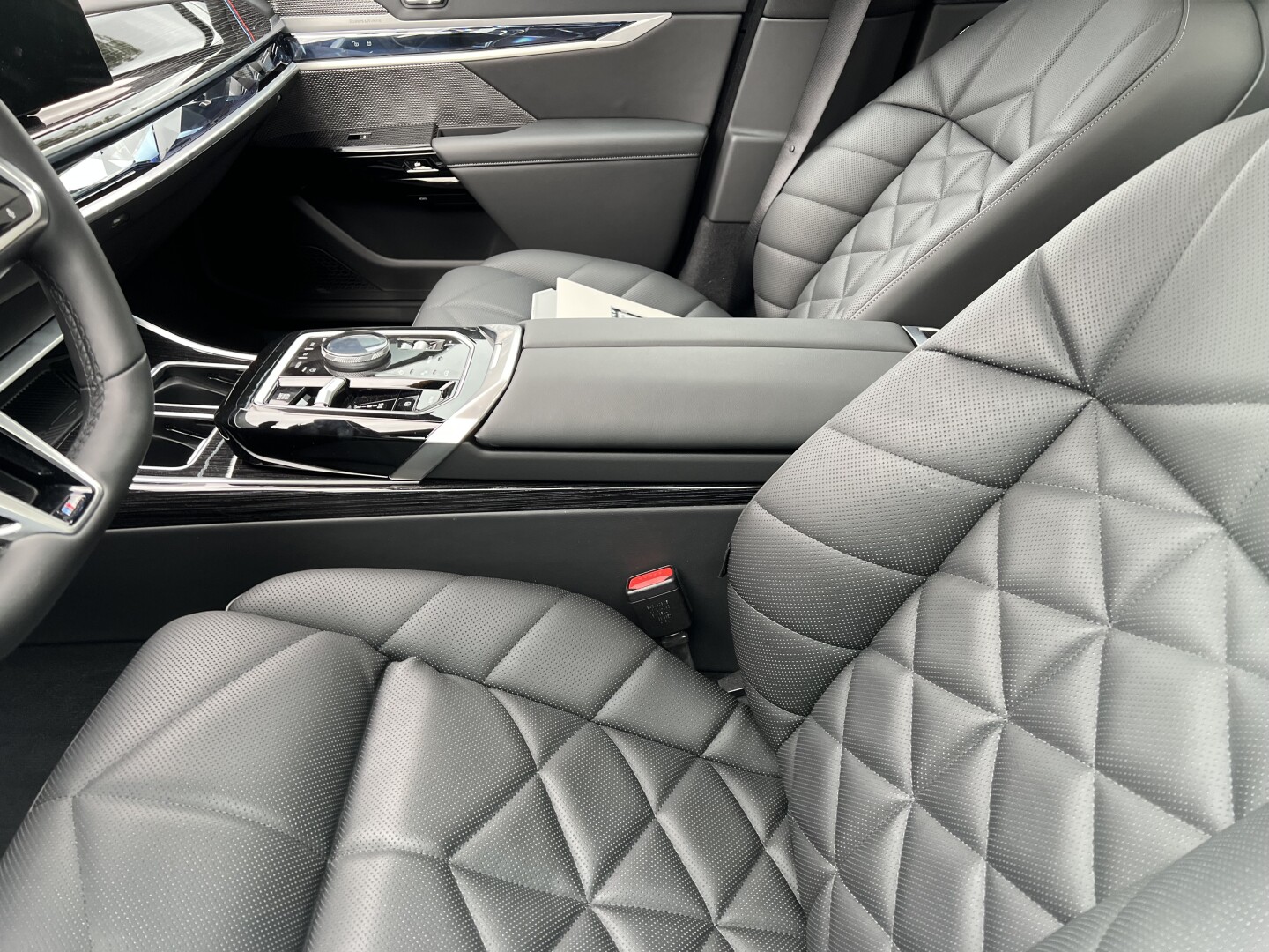 BMW 740d xDrive 299PS M-Sport Sky-Lounge  З Німеччини (127184)