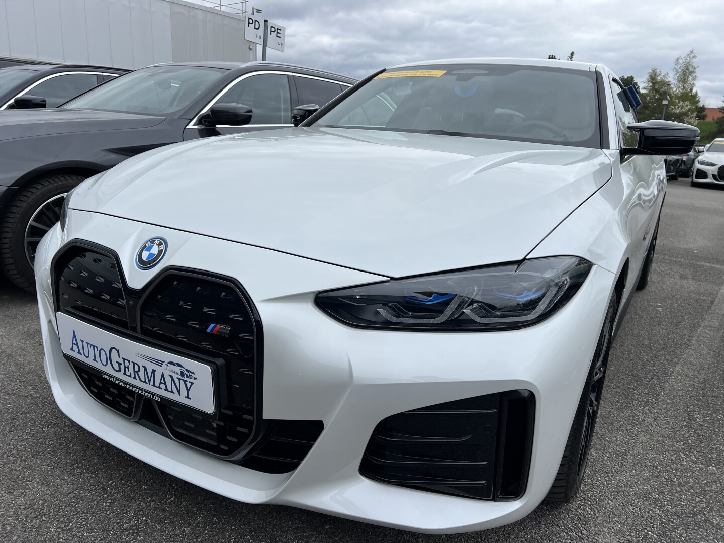 BMW i4 eDrive40 M-Sportpaket 340PS Black Aus Deutschland (127382)