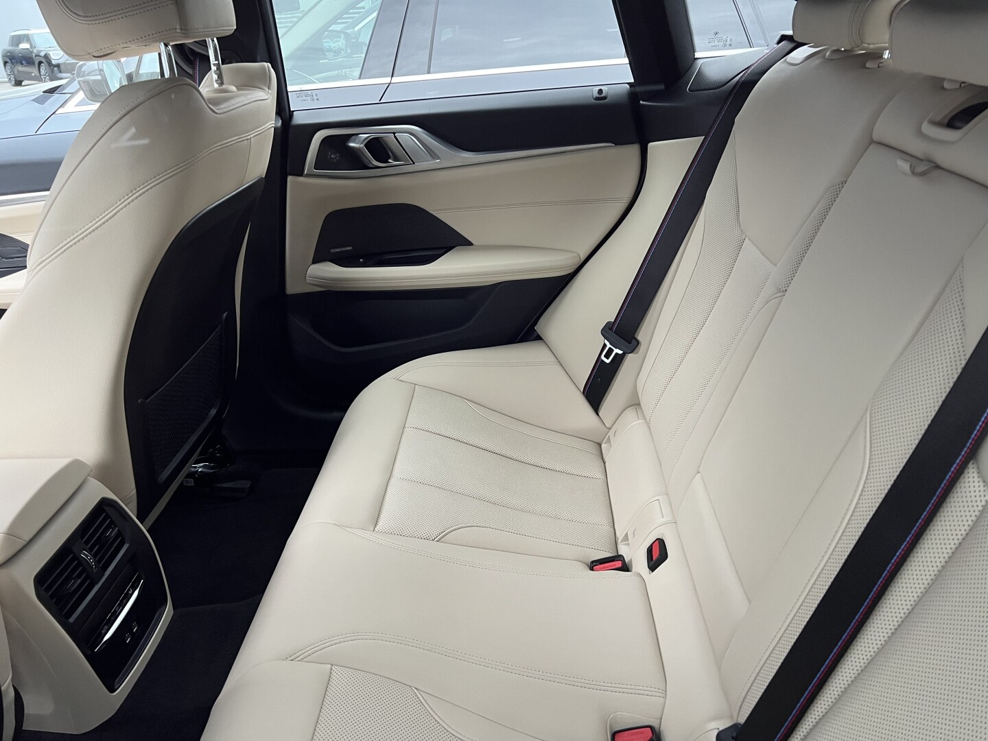 BMW i4 eDrive40 M-Sportpaket 340PS Black Aus Deutschland (127377)