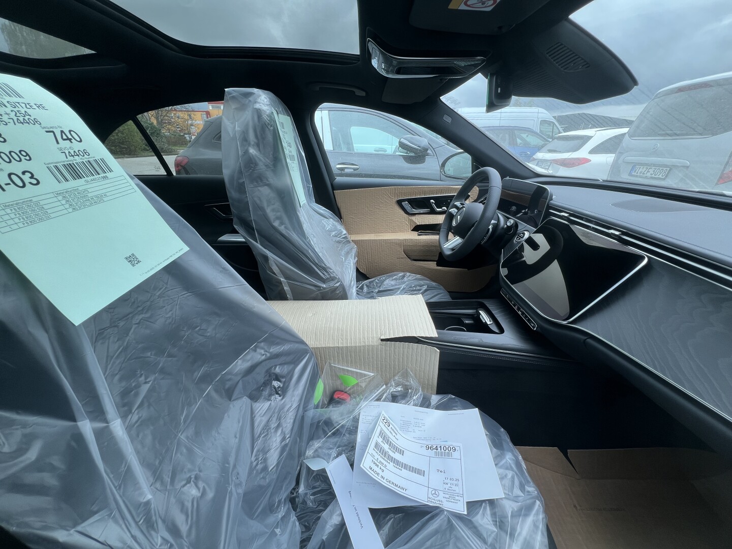 Mercedes-Benz E 220d AMG 4Matic Black-Paket LED Aus Deutschland (127400)