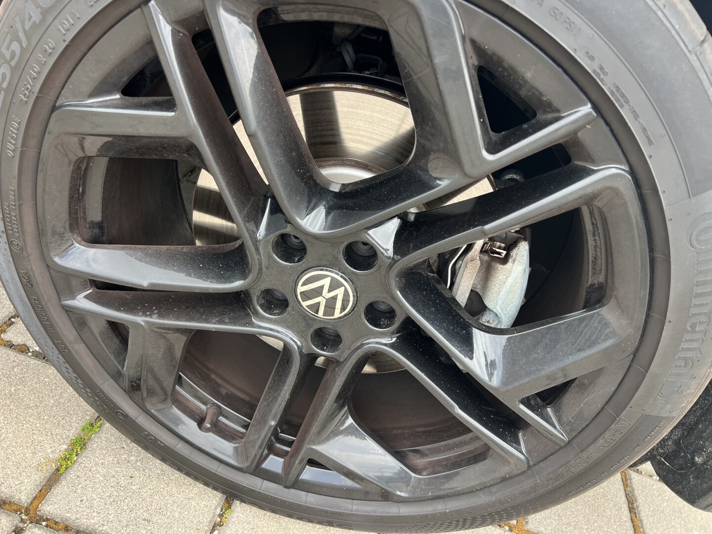 VW Tiguan 1.5e Hybrid 272PS R-Line DSG Black З Німеччини (127769)