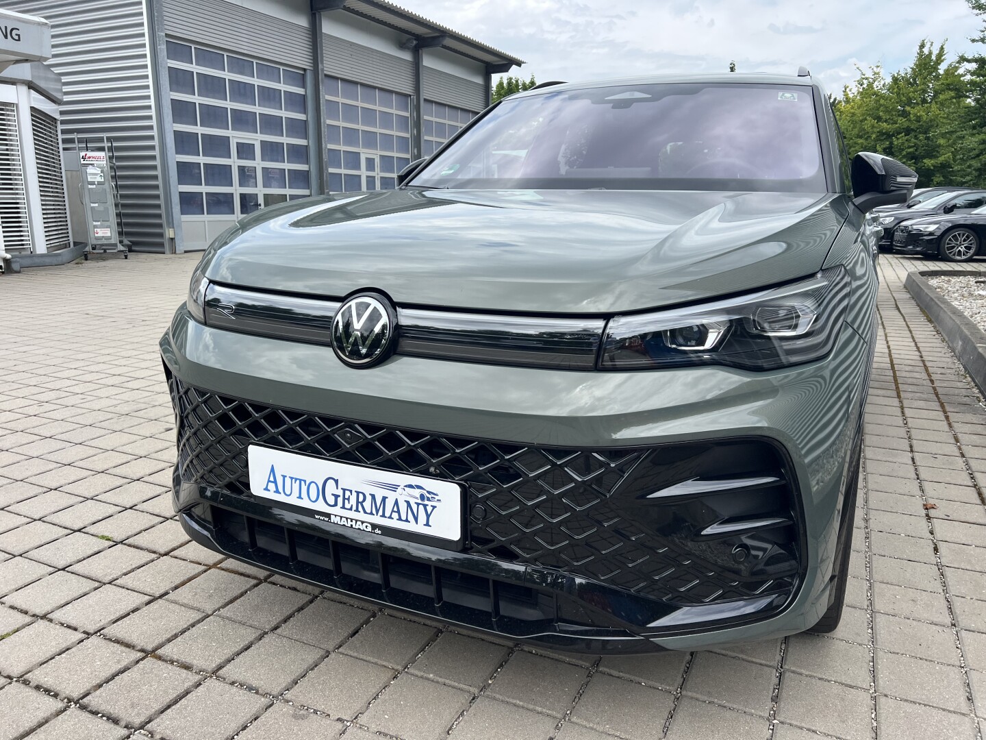 VW Tiguan 1.5e Hybrid 272PS R-Line DSG Black З Німеччини (127774)