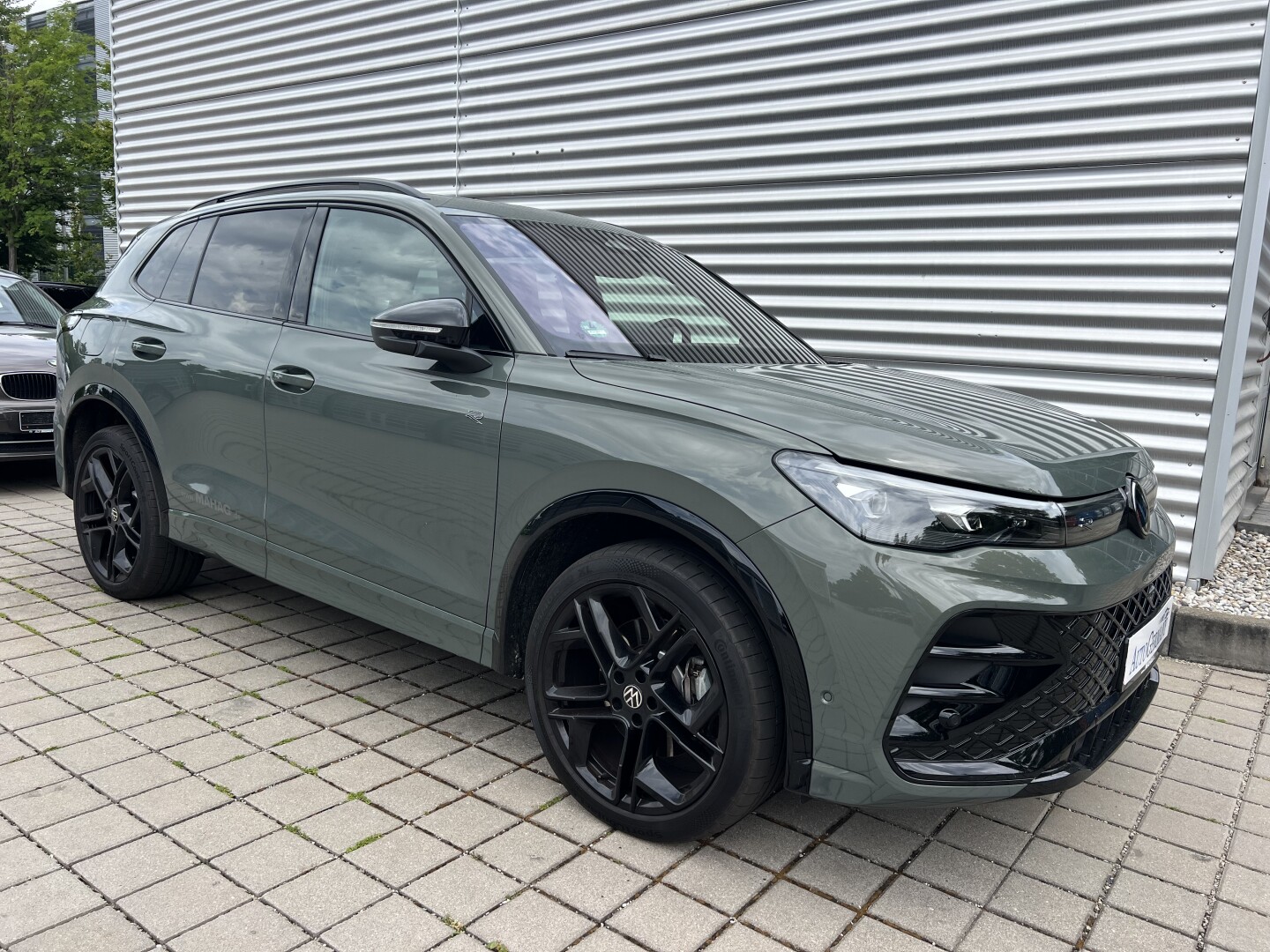 VW Tiguan 1.5e Hybrid 272PS R-Line DSG Black З Німеччини (127770)