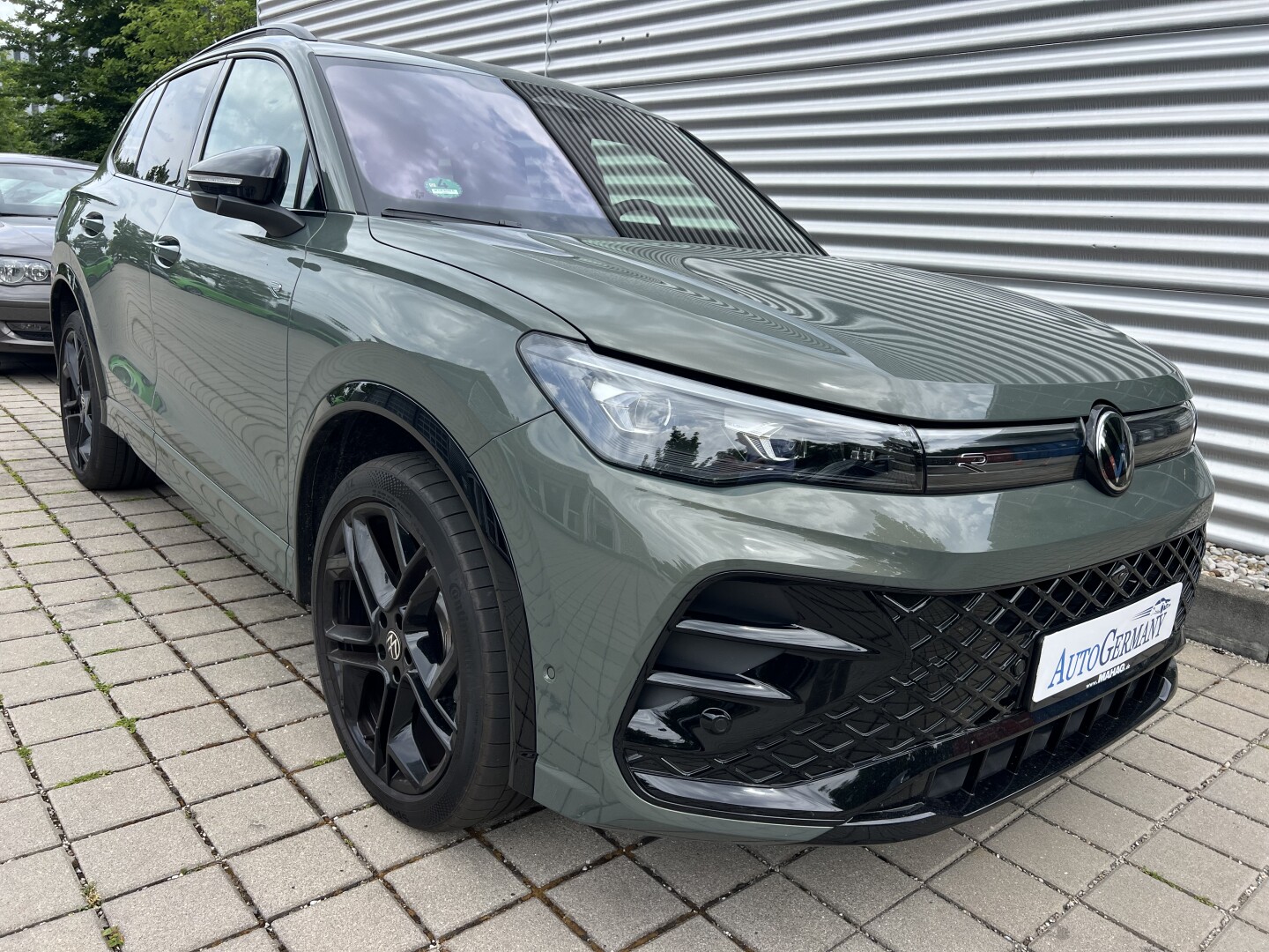 VW Tiguan 1.5e Hybrid 272PS R-Line DSG Black З Німеччини (127771)