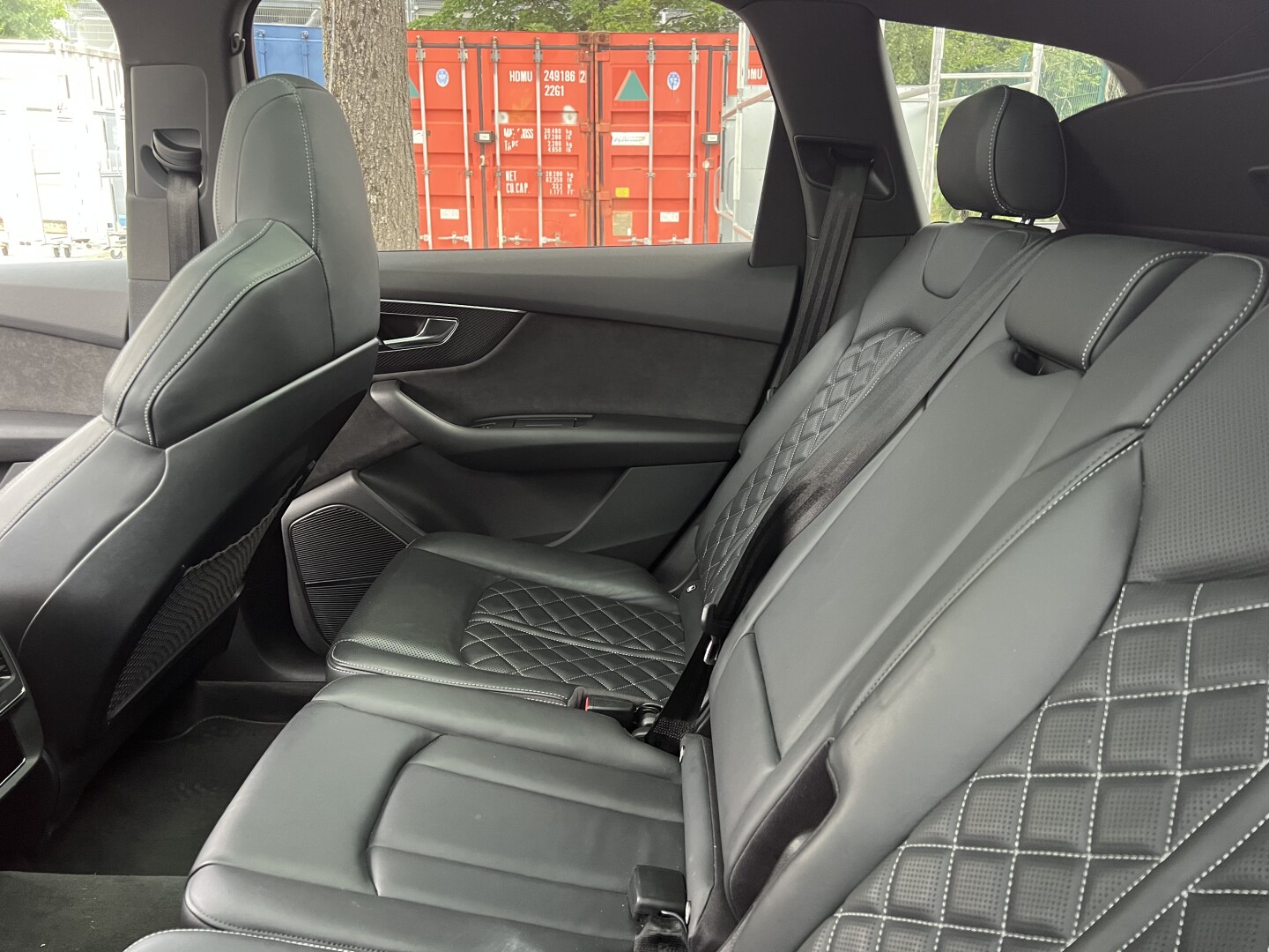 Audi SQ7 4.0TDI 435PS Individual Black-Paket Matrix  З Німеччини (127820)
