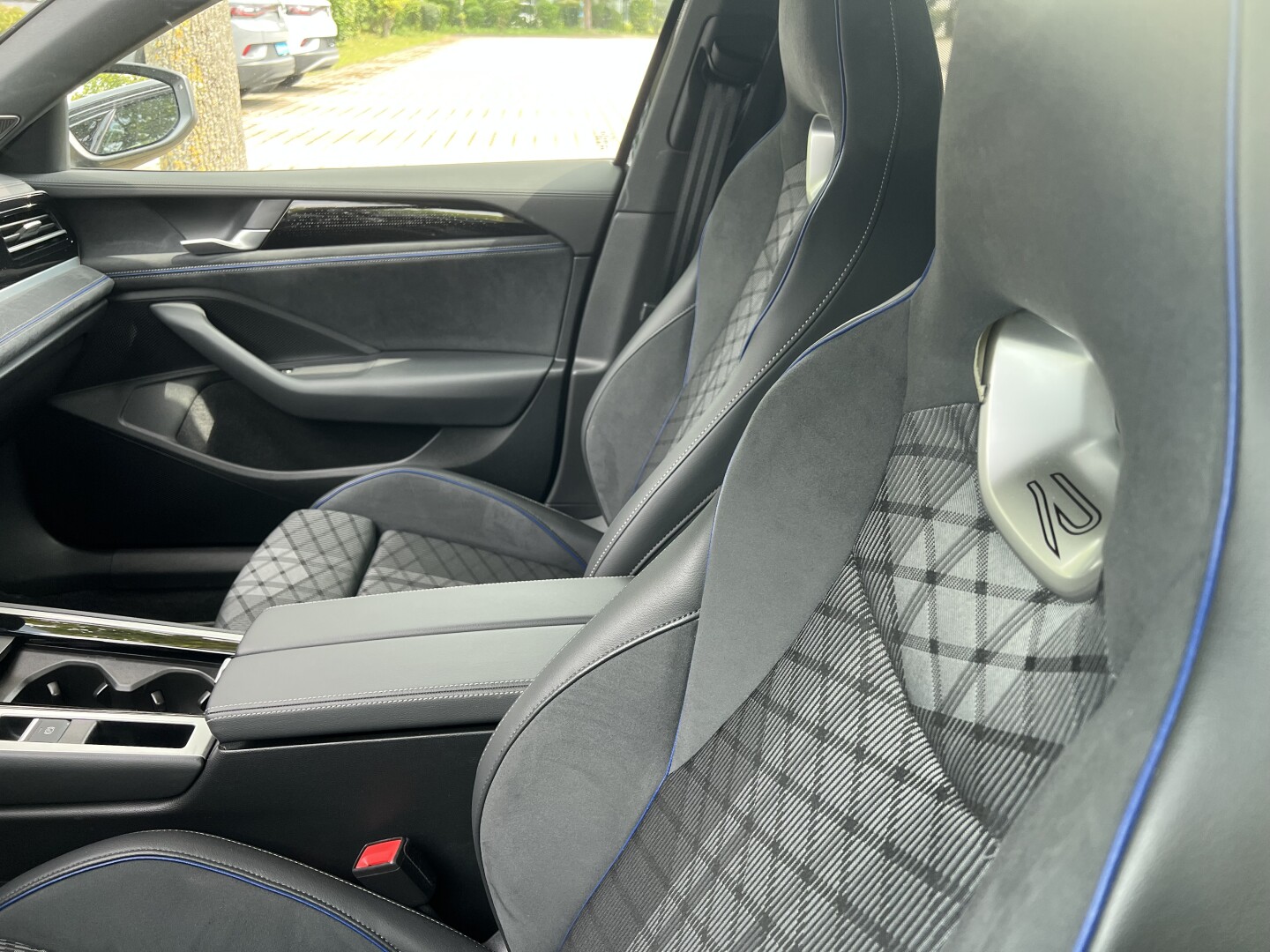 VW Passat 2.0 TDI R-Line 193PS 4-Motion DSG Из Германии (127919)