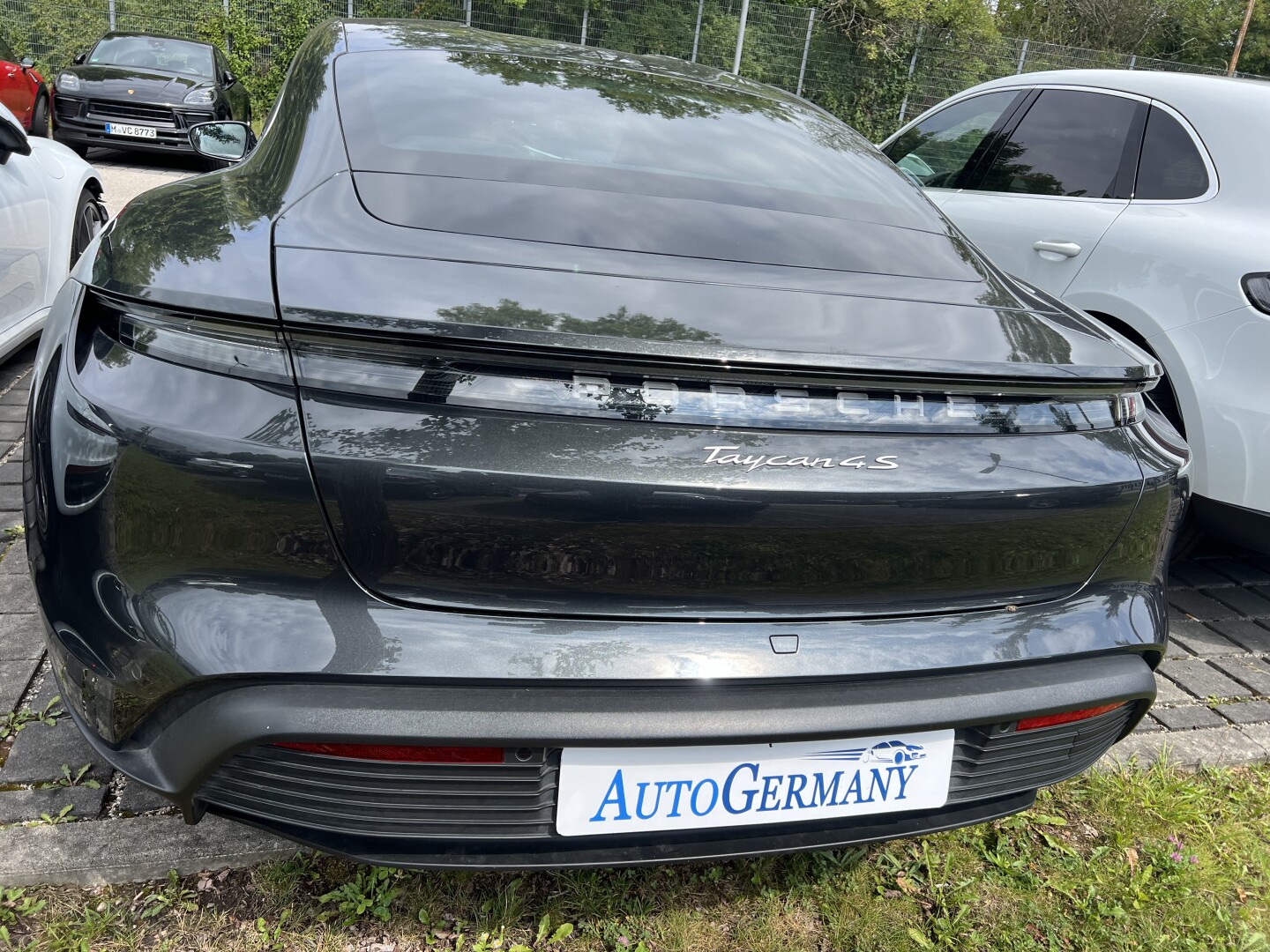Porsche Taycan 4S LED-Matrix 598PS  З Німеччини (128265)