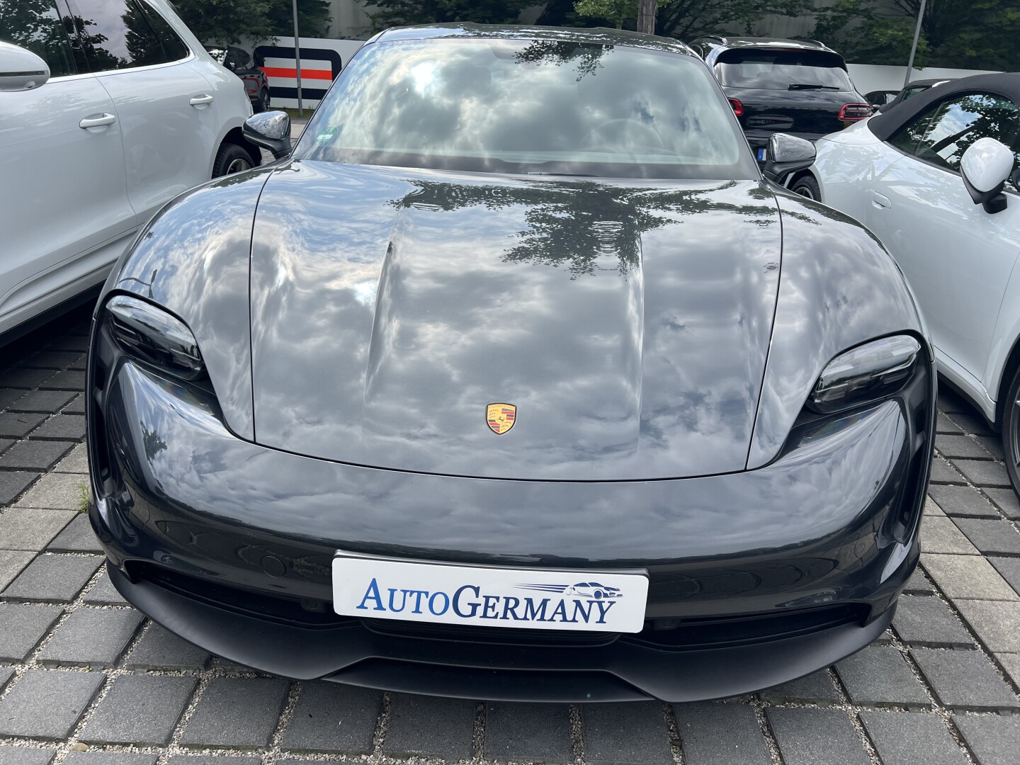 Porsche Taycan 4S LED-Matrix 598PS  З Німеччини (128254)