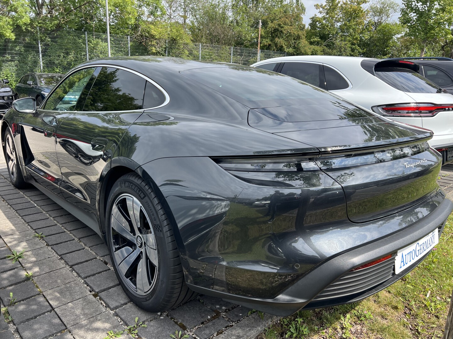 Porsche Taycan 4S LED-Matrix 598PS  З Німеччини (128264)