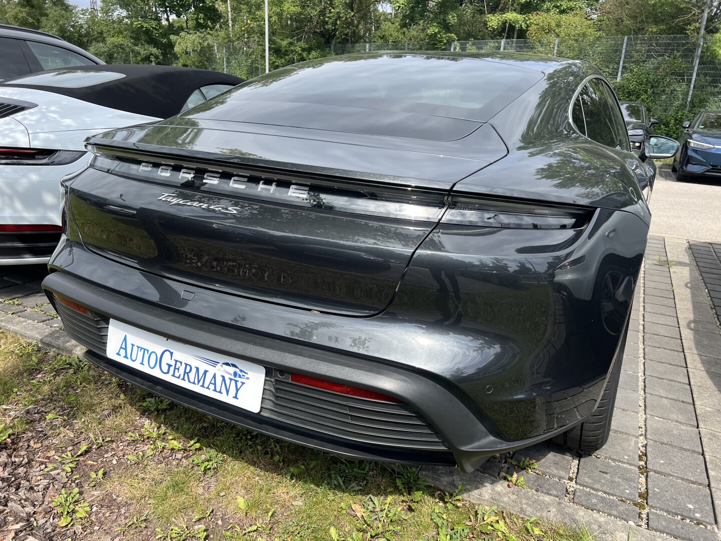 Porsche Taycan 4S LED-Matrix 598PS  З Німеччини (128266)
