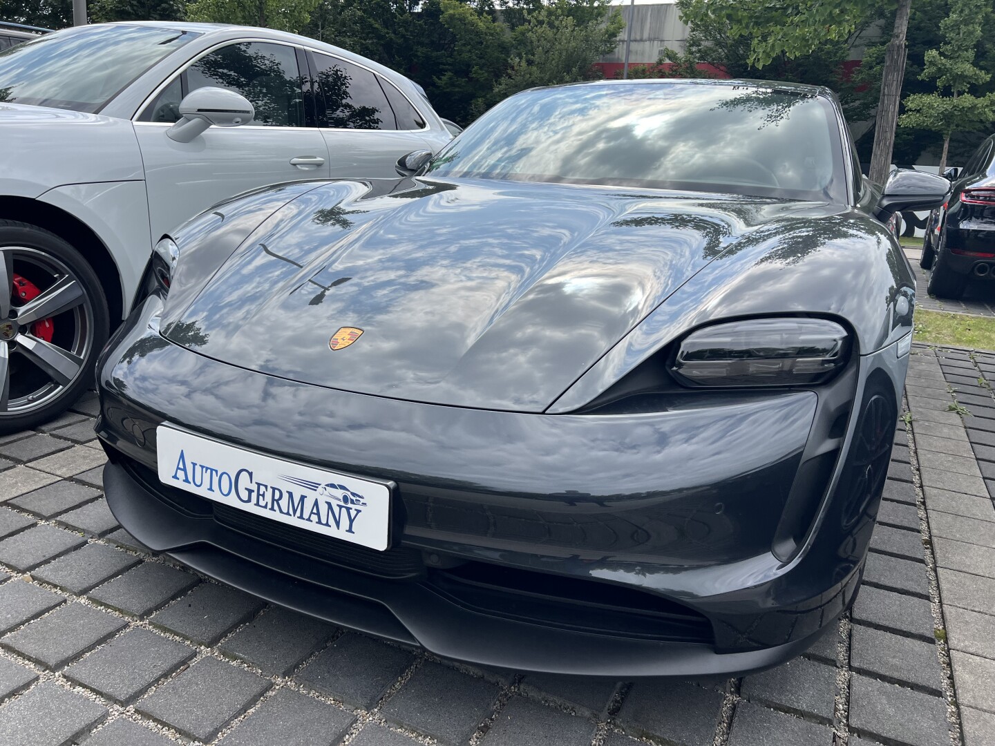 Porsche Taycan 4S LED-Matrix 598PS  З Німеччини (128255)