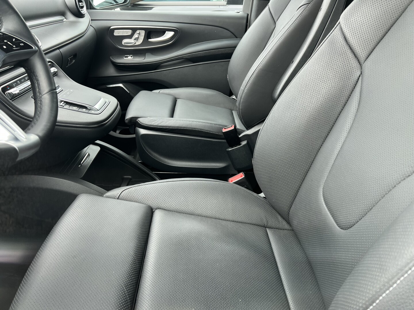 Mercedes-Benz V300d AMG 4-Matic Avantgarde Long 8-set З Німеччини (128320)