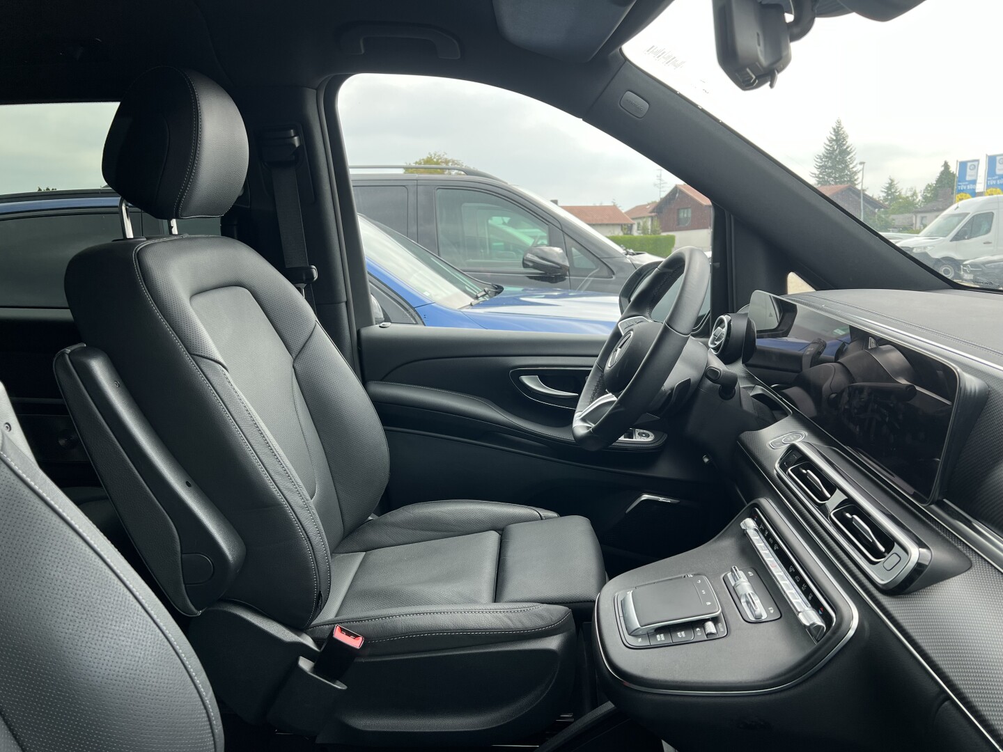 Mercedes-Benz V300d AMG 4-Matic Avantgarde Long 8-set З Німеччини (128301)