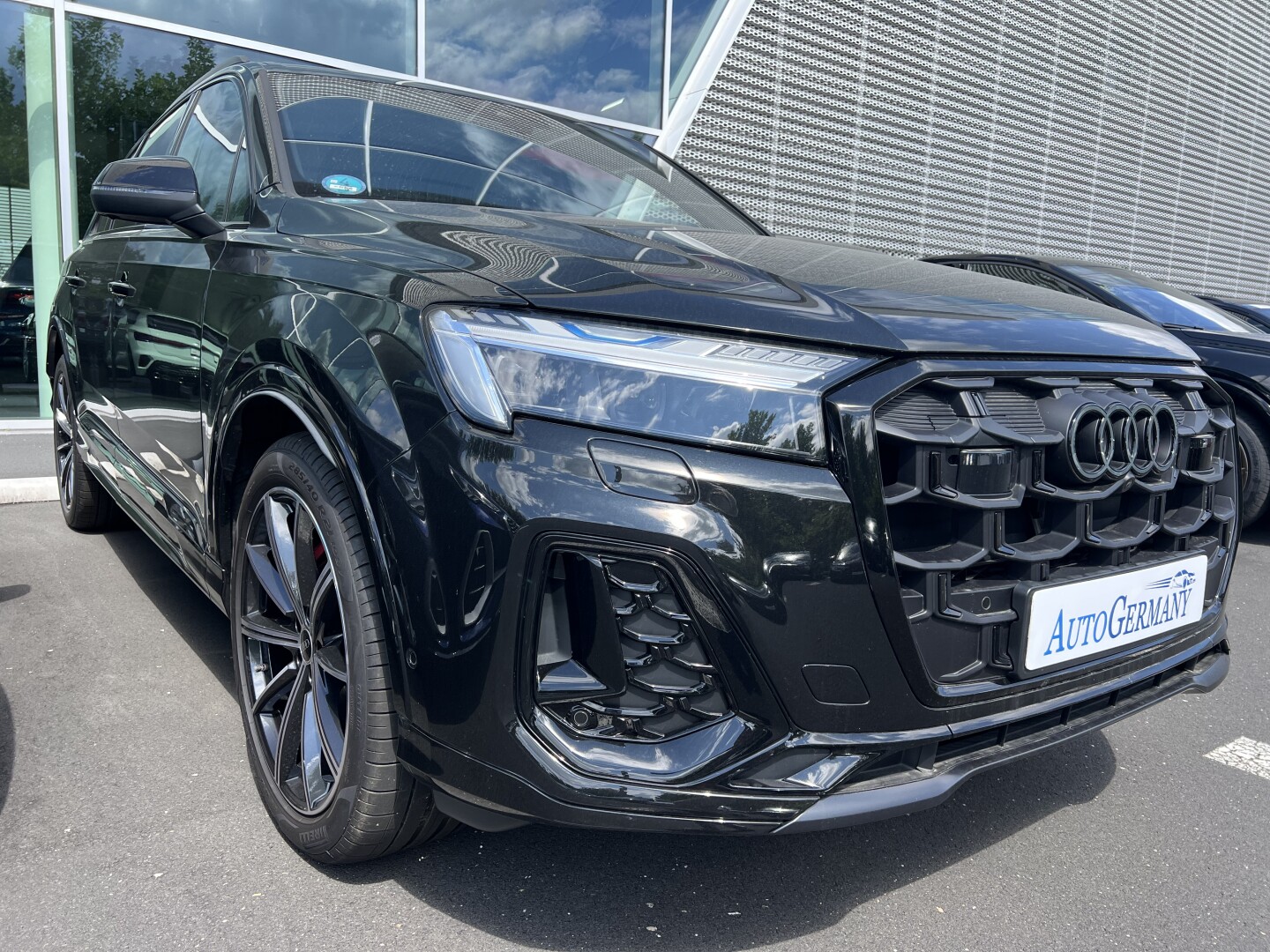 Audi Q7 50TDI 286PS S-Line Black-Paket Matrix  Из Германии (128677)