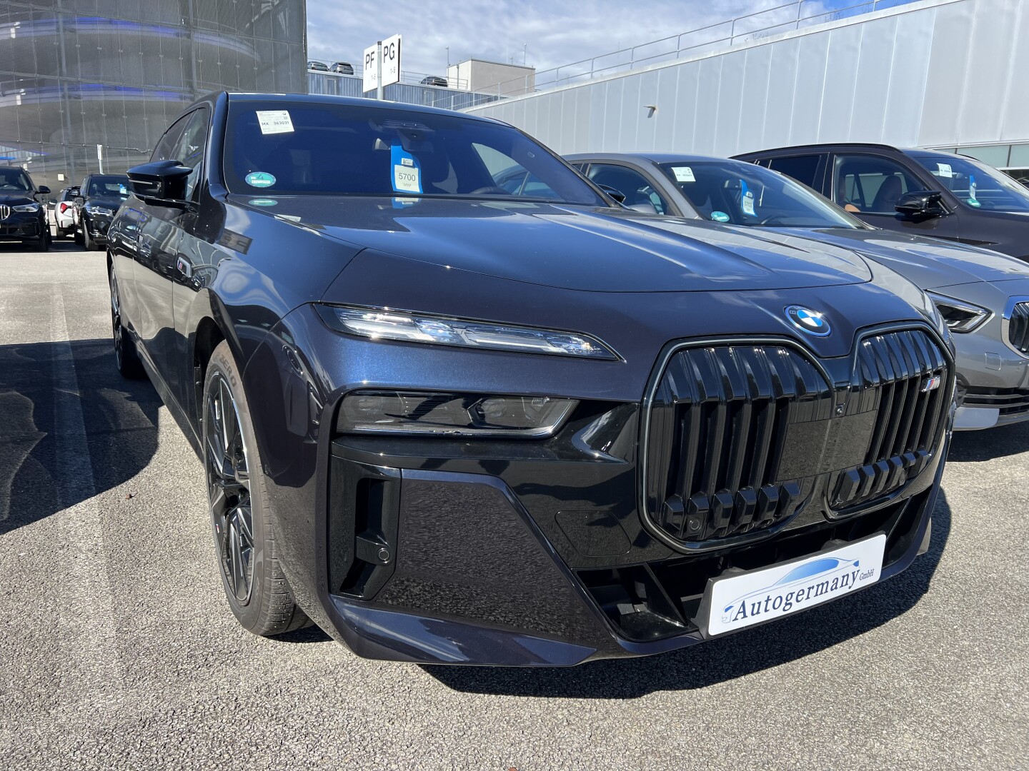BMW i7 M70 xDrive 659PS M-Paket Pro Black Sky-Lounge Из Германии (128693)
