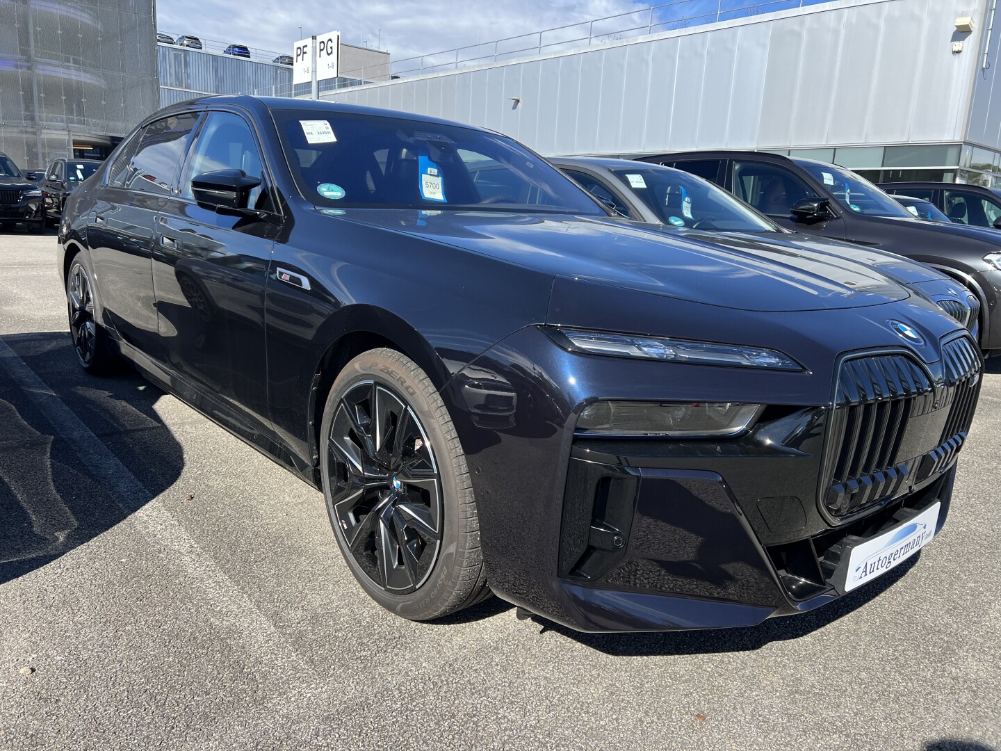BMW i7 M70 xDrive 659PS M-Paket Pro Black Sky-Lounge Из Германии (128694)