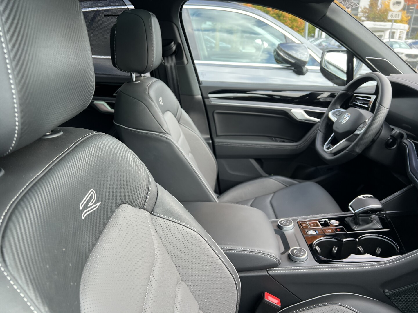 VW Touareg 3.0TDI 4Motion 286PS R-Line Black-Style З Німеччини (128806)