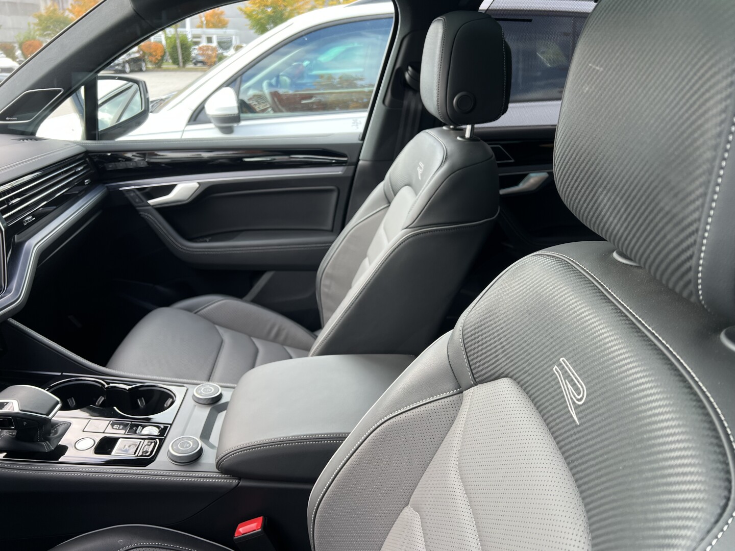 VW Touareg 3.0TDI 4Motion 286PS R-Line Black-Style З Німеччини (128798)