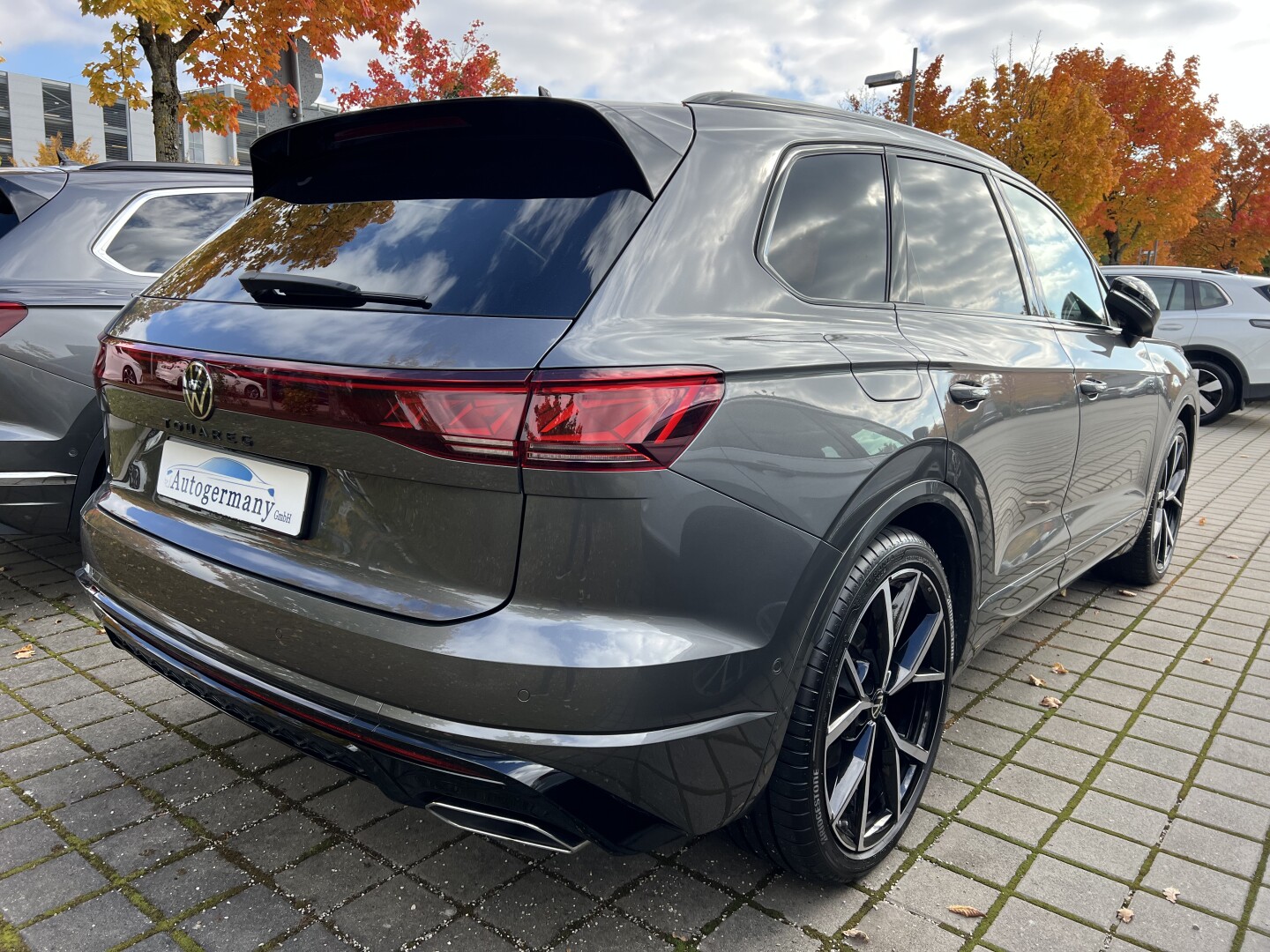 VW Touareg 3.0TDI 4Motion 286PS R-Line Black-Style З Німеччини (128799)