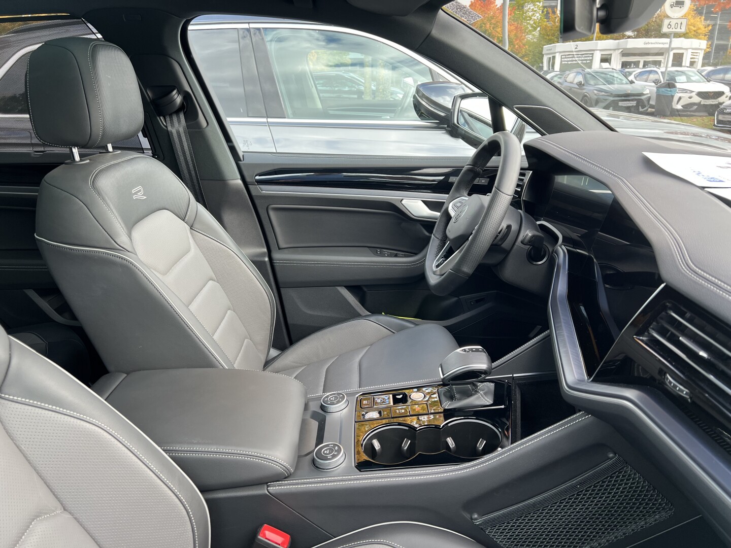 VW Touareg 3.0TDI 4Motion 286PS R-Line Black-Style З Німеччини (128805)