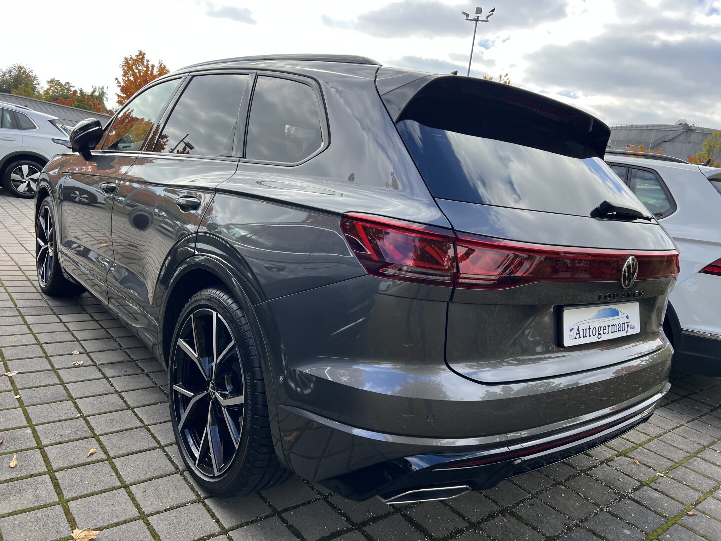 VW Touareg 3.0TDI 4Motion 286PS R-Line Black-Style З Німеччини (128802)